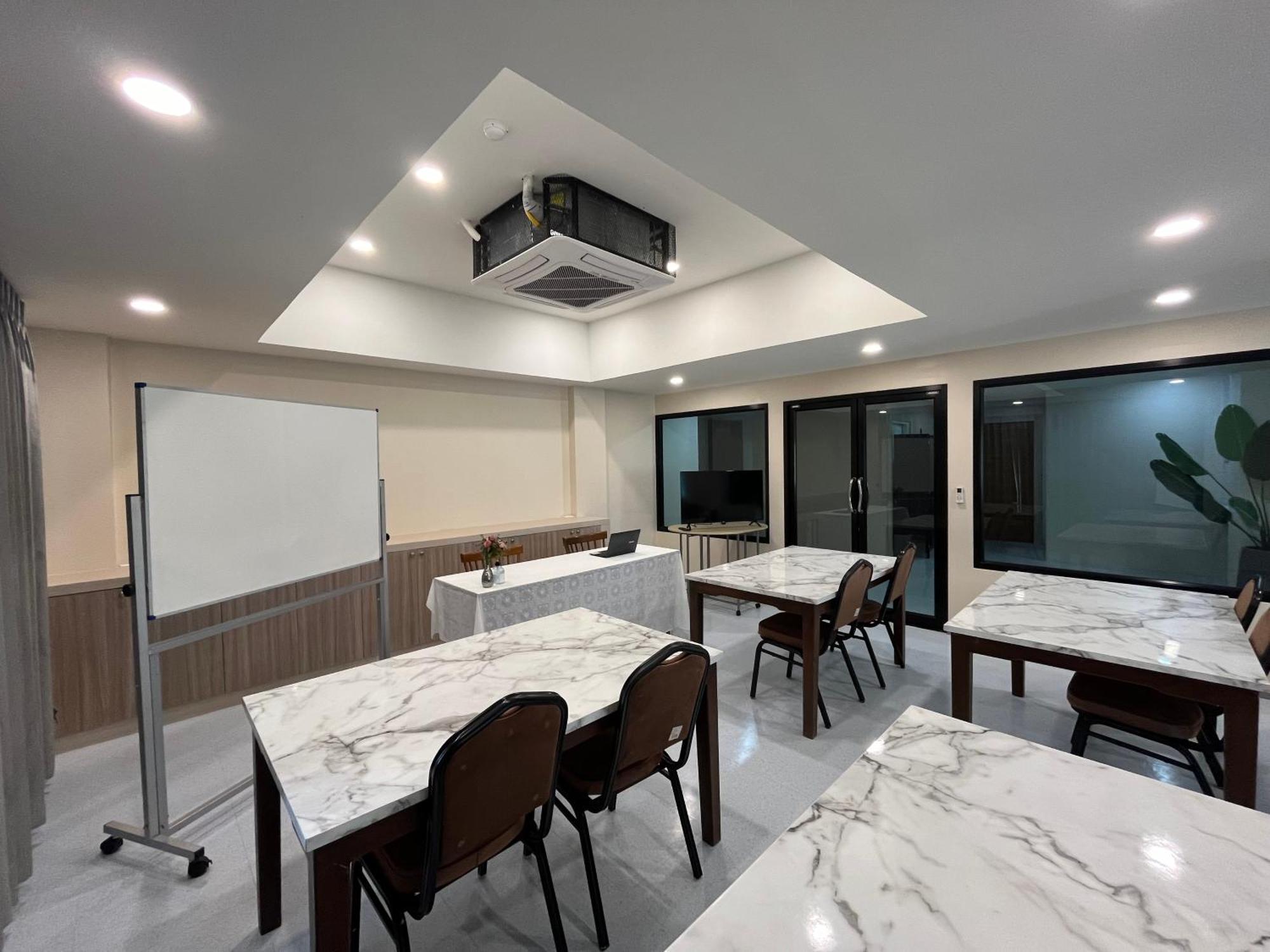 Usabai Riverside Boutique Hotel