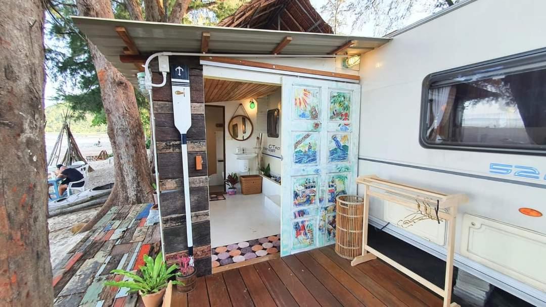 Maliblues Bed & Art Gallery Resort *