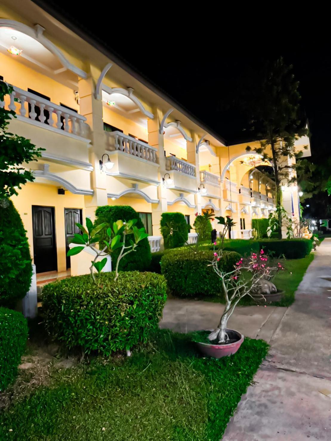 Hotel Park & Pool