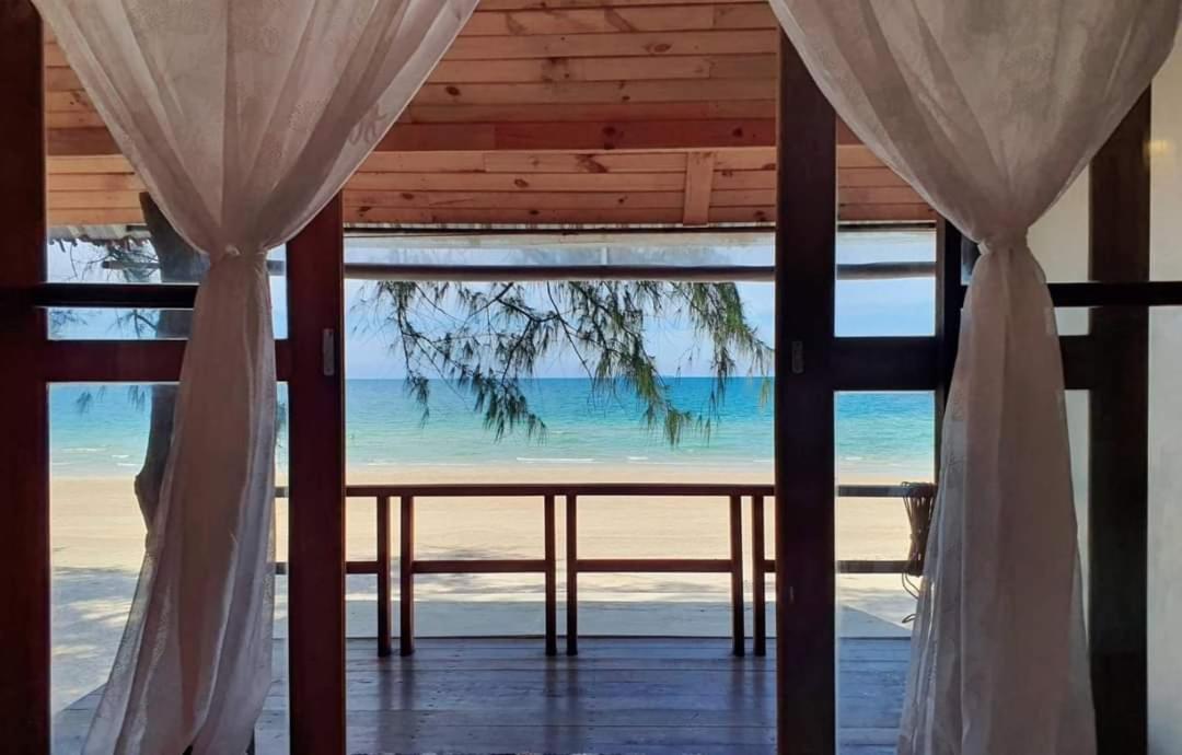 Maliblues Bed & Art Gallery Resort Chumphon