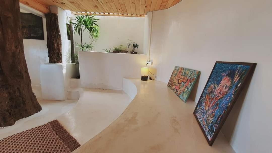 Resort Maliblues Bed & Art Gallery