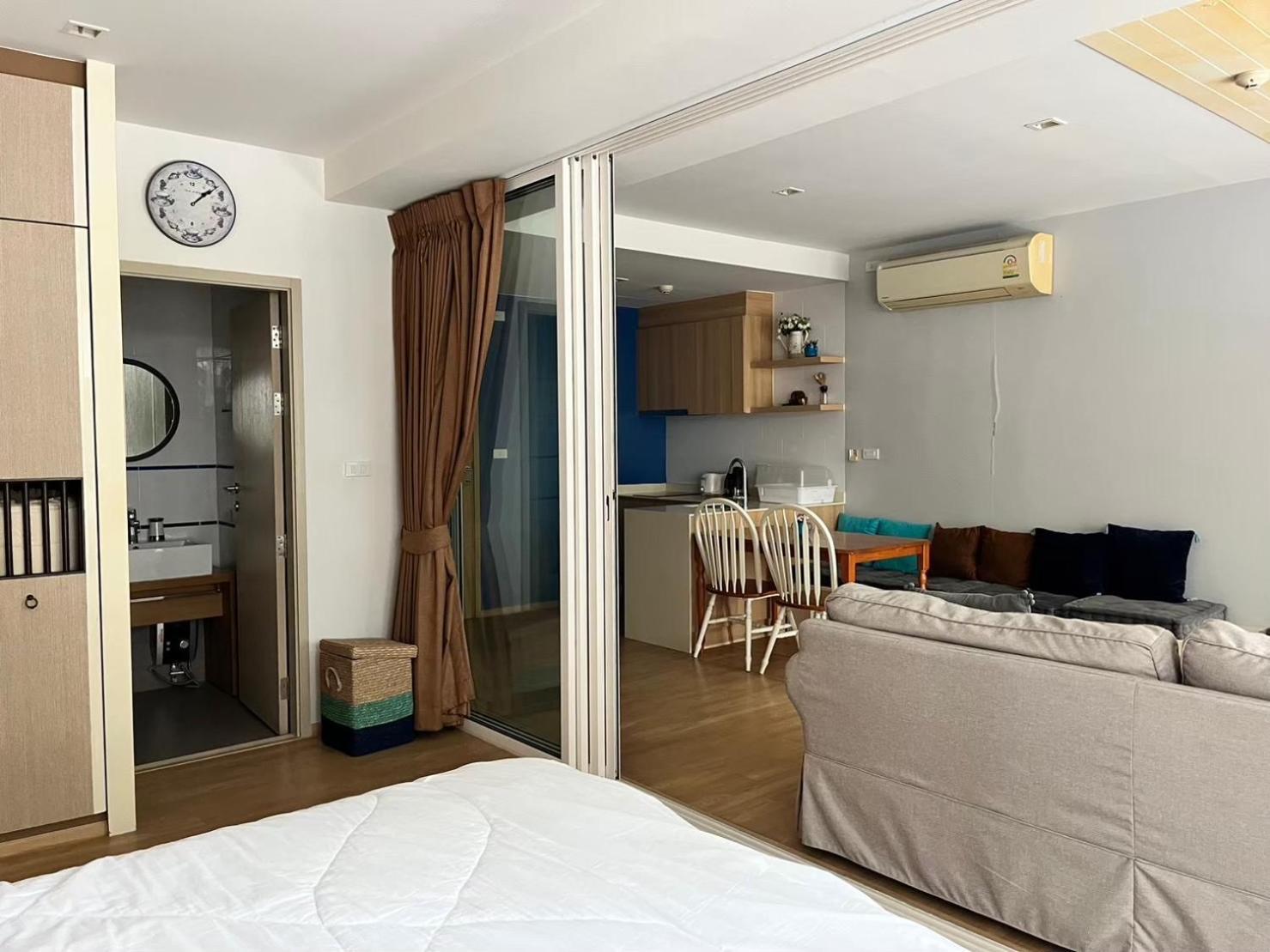 Apartment Bansankram By Patsara Cha-Am