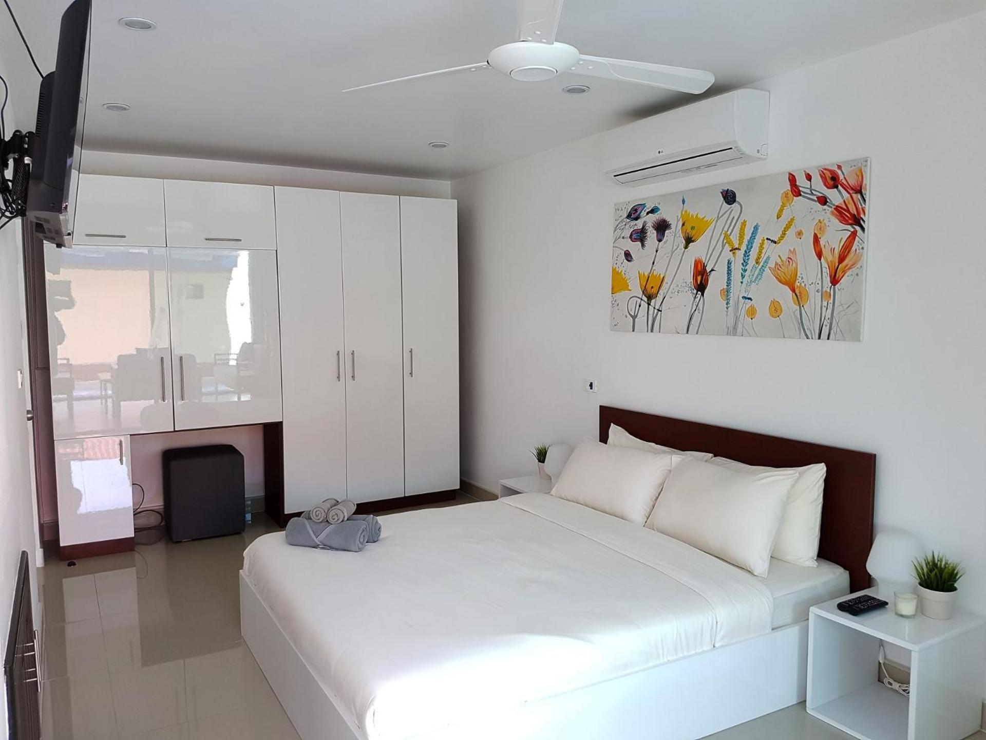 Beachside 3-bedroom Townhouse W Private Pool At 70 Meters From Apartment
