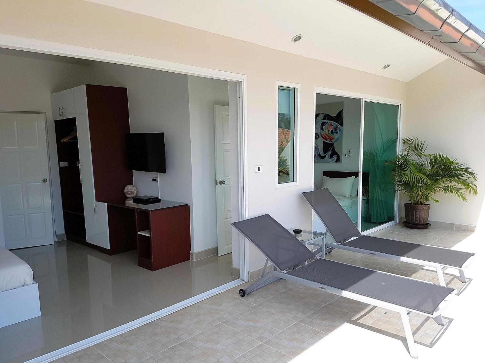 Beachside 3-bedroom Townhouse W Private Pool At 70 Meters From Apartment Ban Bang Po