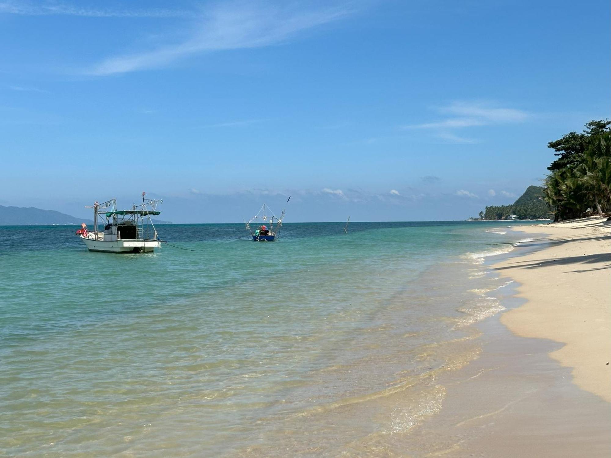 Beachside 3-bedroom Townhouse W Private Pool At 70 Meters From * Ban Bang Po