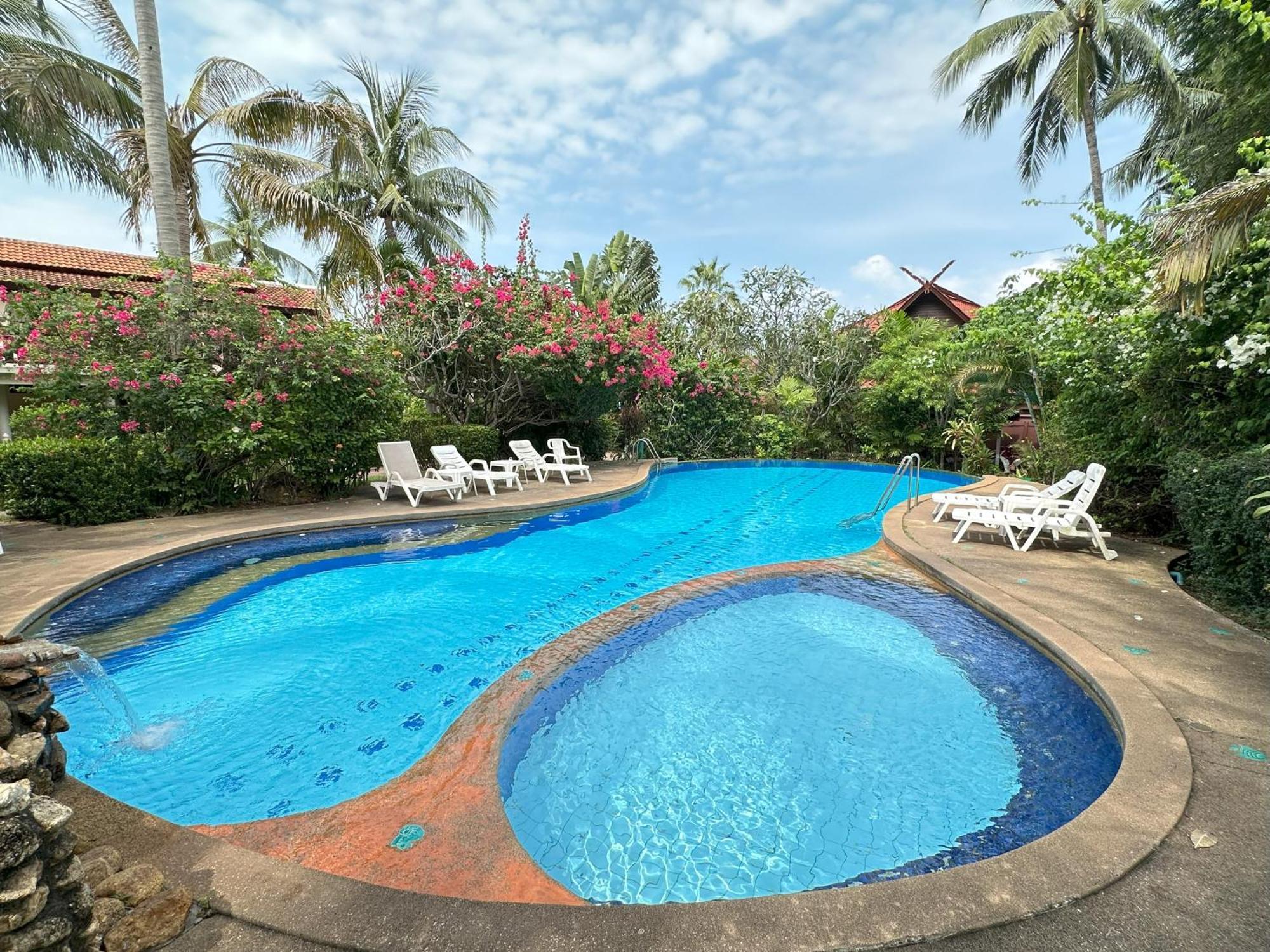 Apartment Beachside 3-bedroom Townhouse W Private Pool At 70 Meters From *