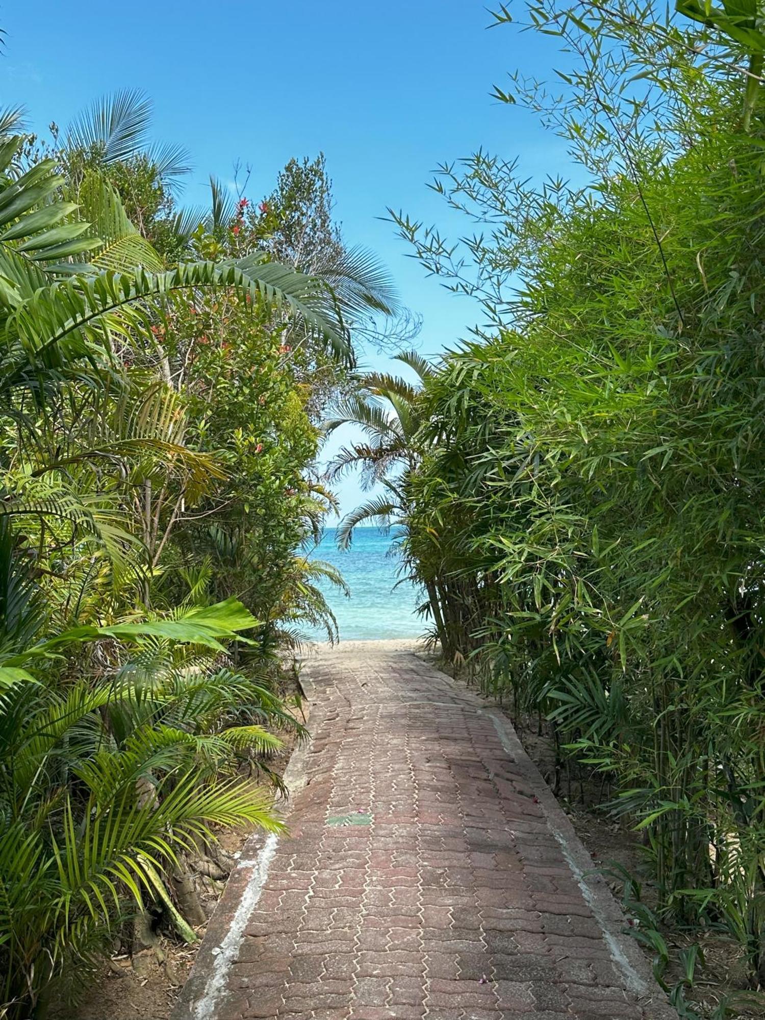 Beachside 3-bedroom Townhouse W Private Pool At 70 Meters From *
