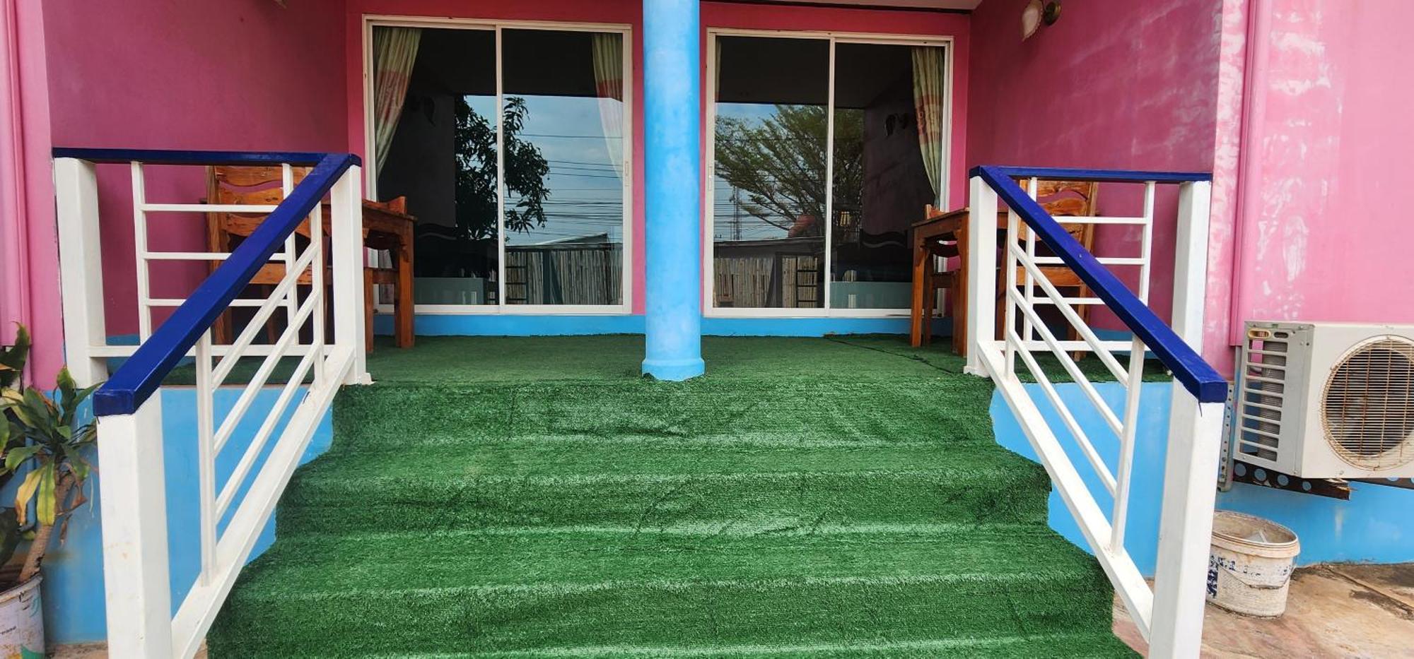 Phuttharaksa Resort Ko Lan