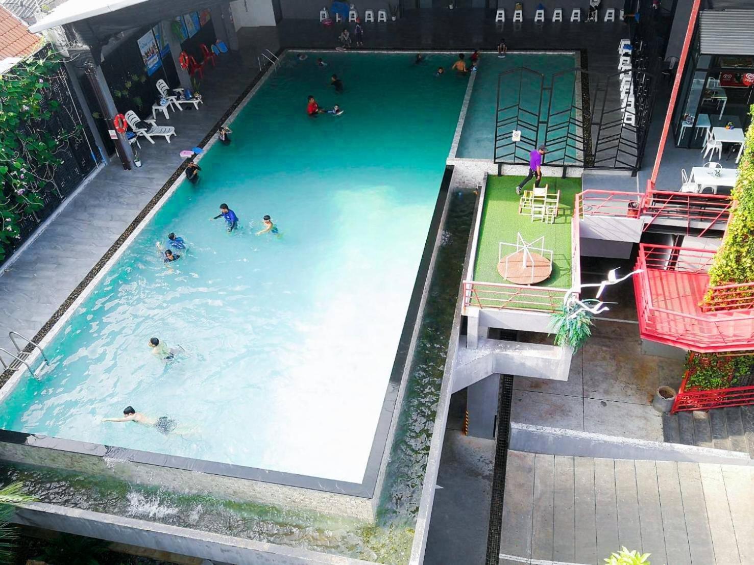 Hotel The 3*