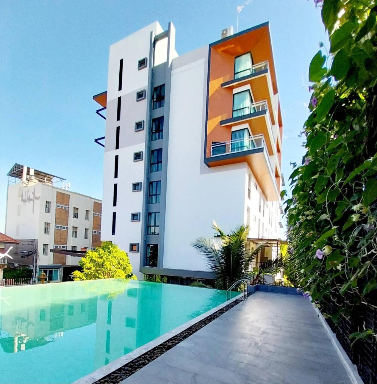 The Hotel 3*