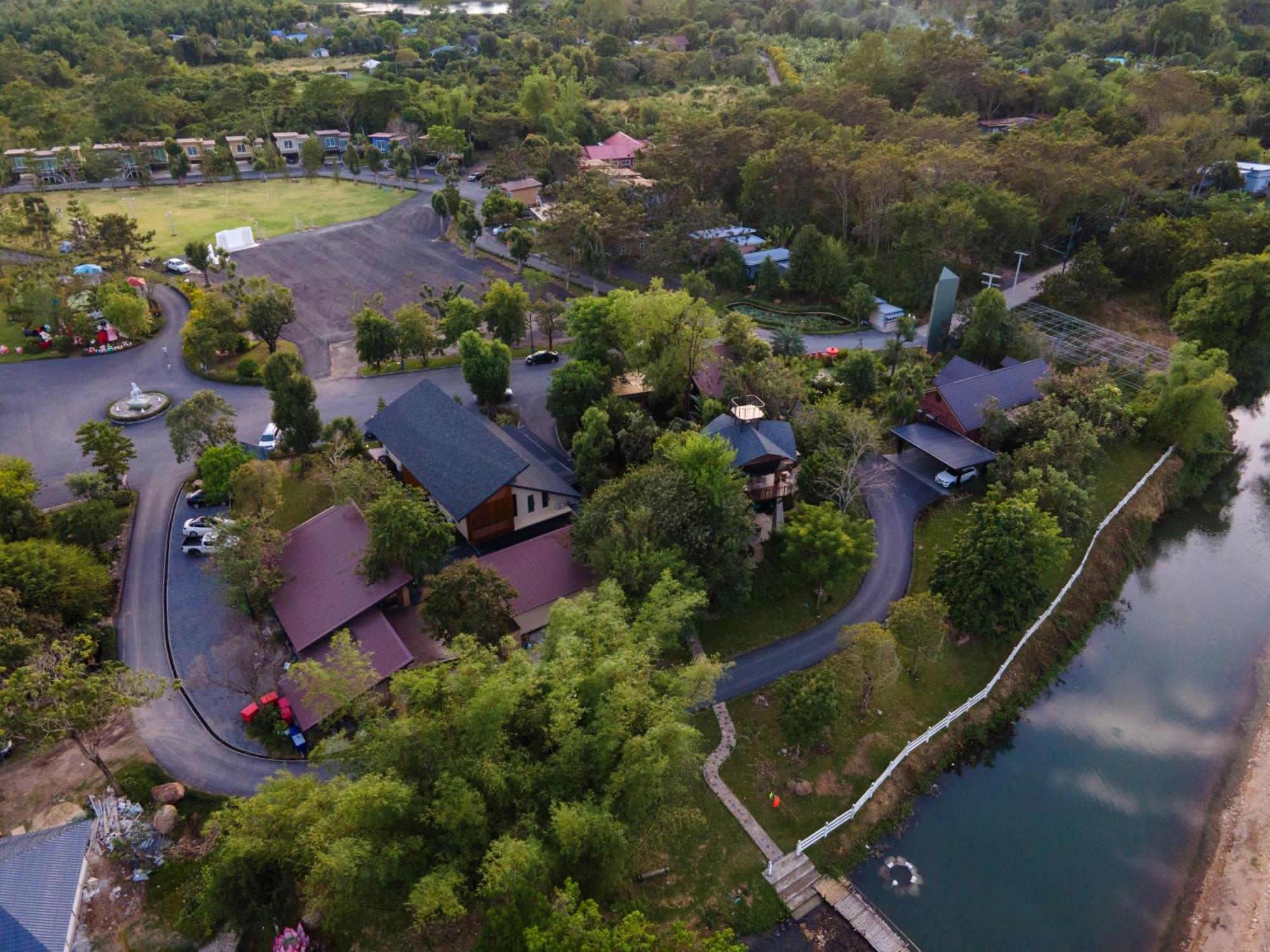 Resort The Chamuang Forest Nakhon Nayok