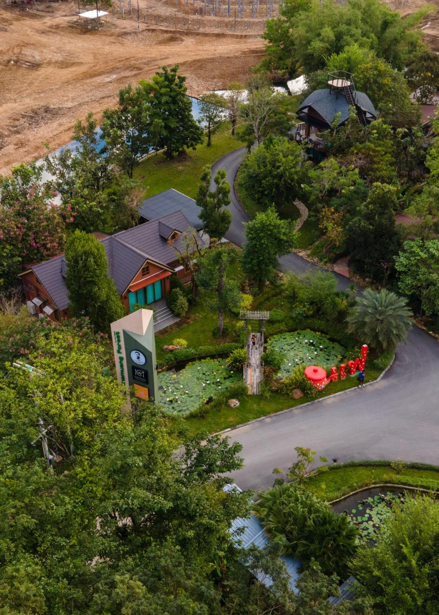 Resort The Chamuang Forest