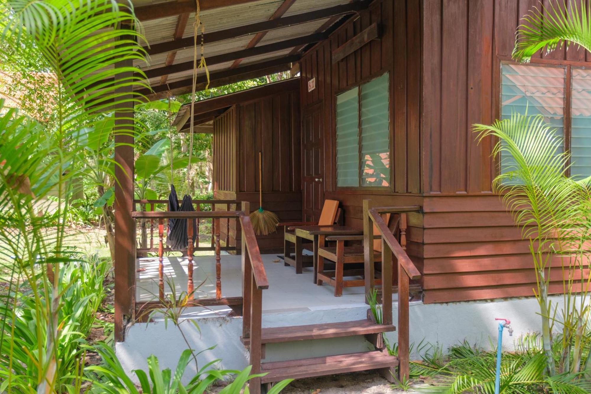 Joy And Restaurant Guest house 2*