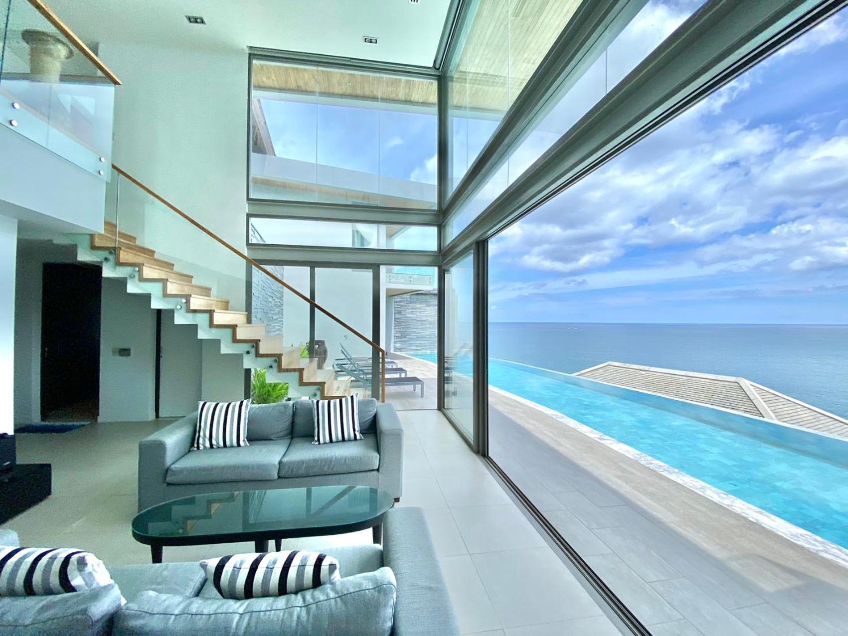Villa: 6-bedroom Oceanfront Pool Retreat Kamala Beach