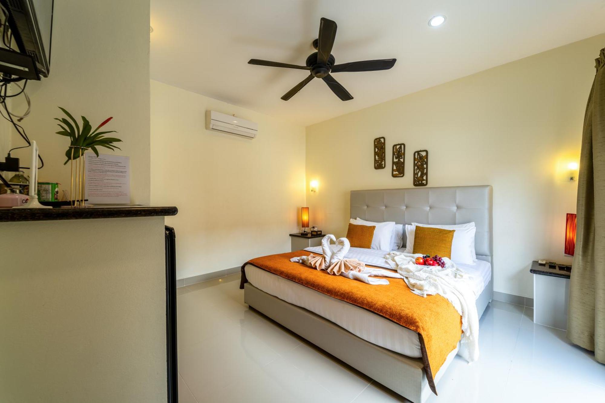 Siam Court And Villa Bang Sare