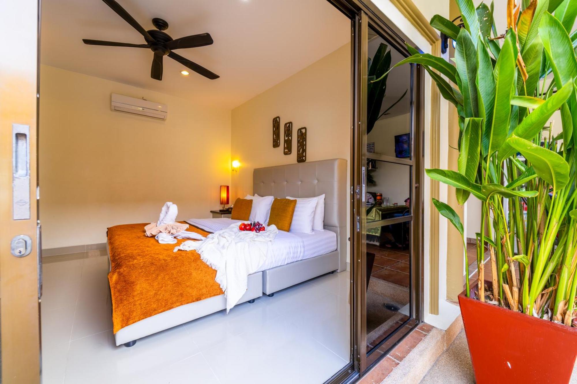 Siam Court And Villa Bang Sare