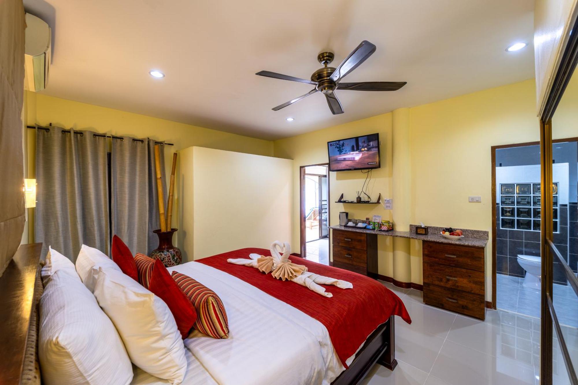 Siam Court And Villa Bang Sare