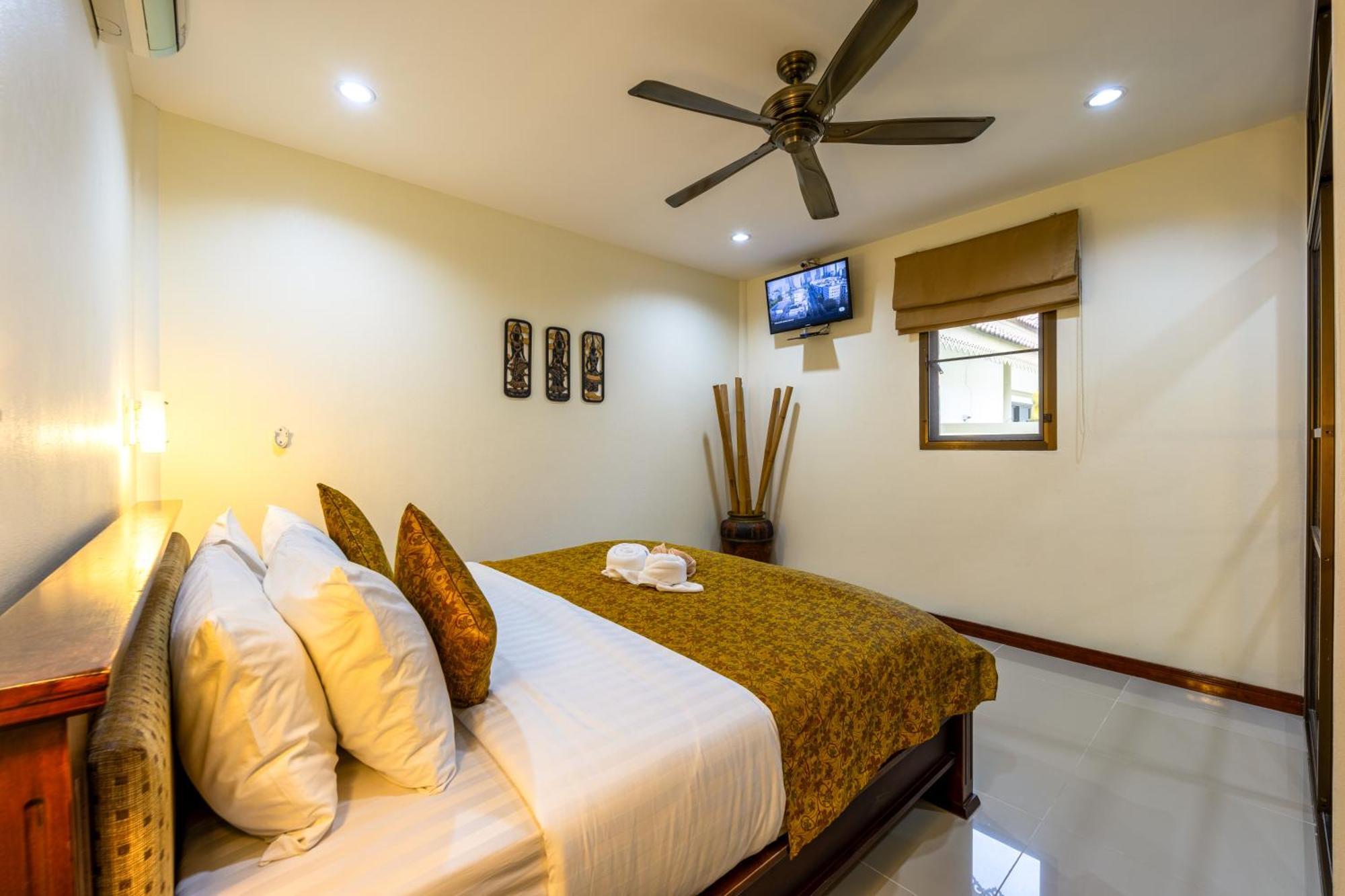 Villa Siam Court And
