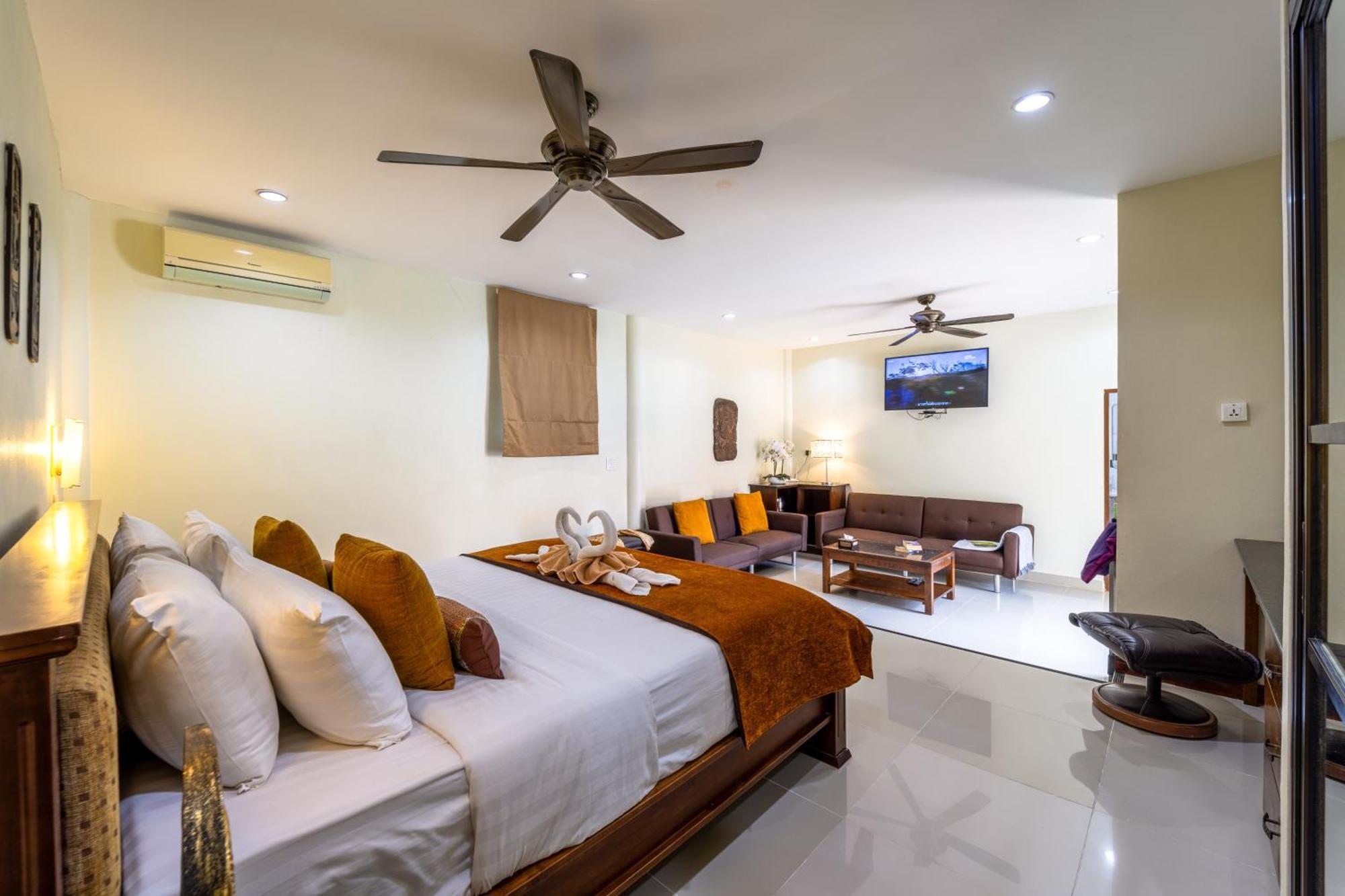 Villa Siam Court And