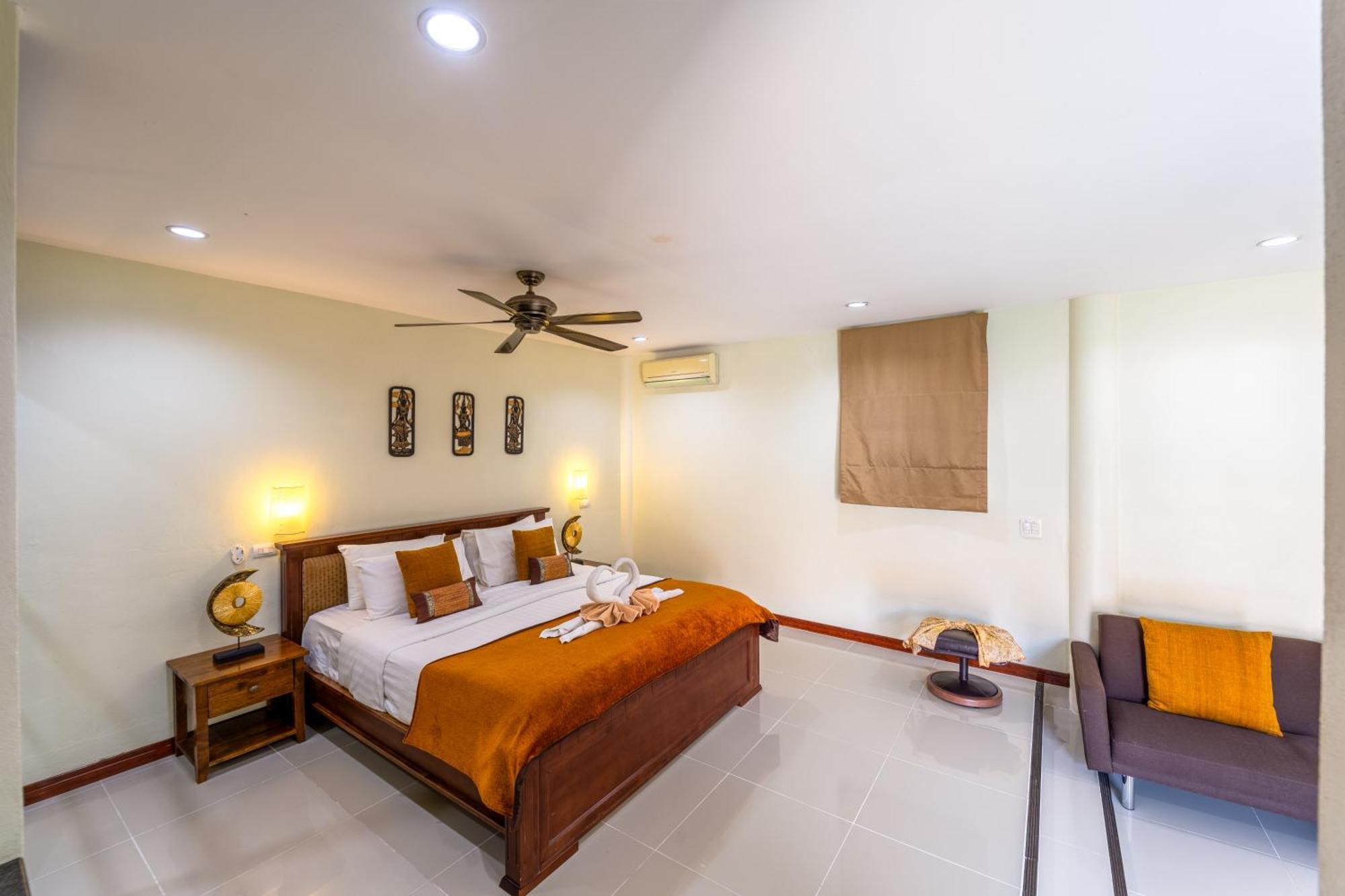Villa Siam Court And *