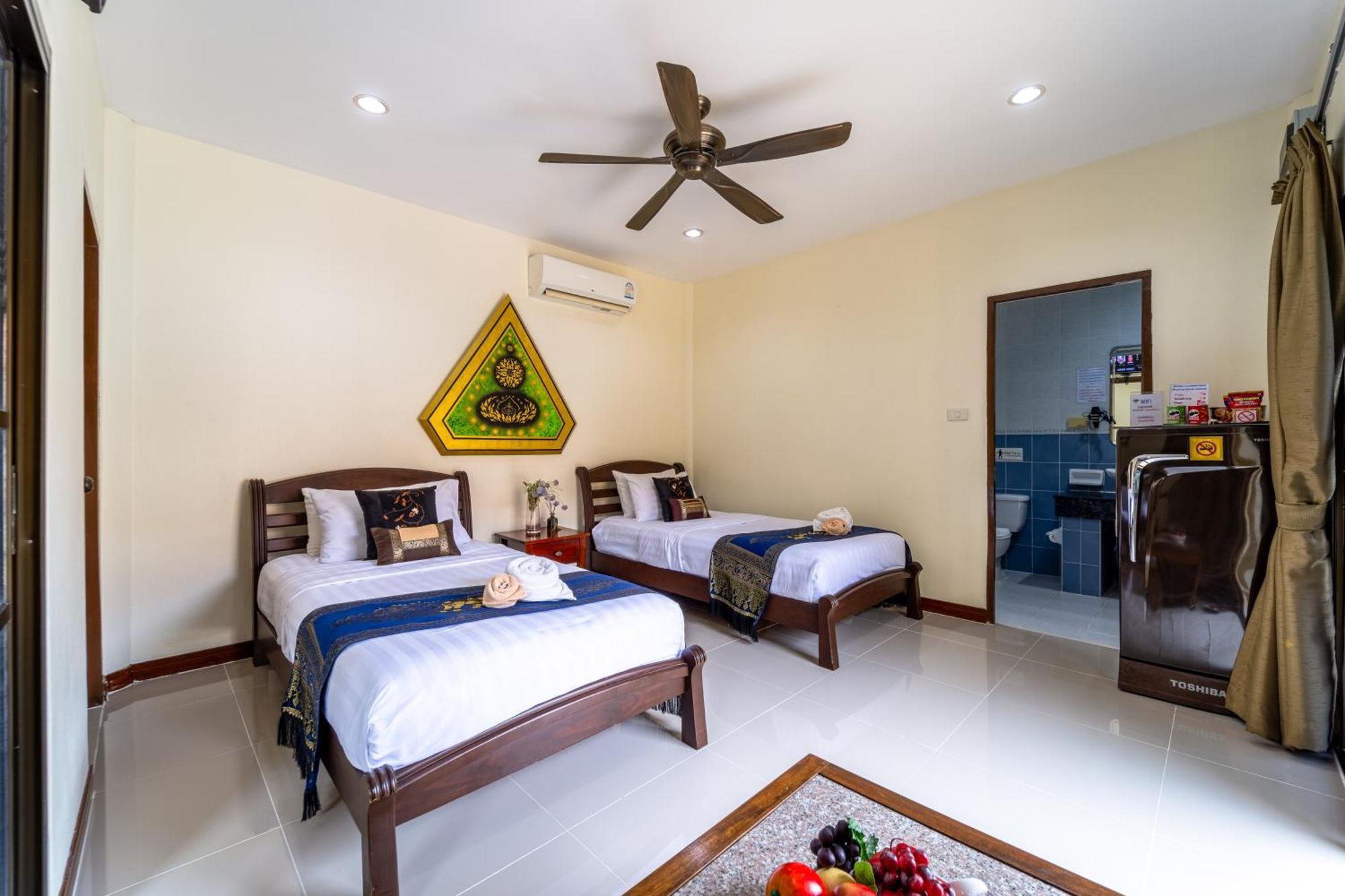 Villa Siam Court And *