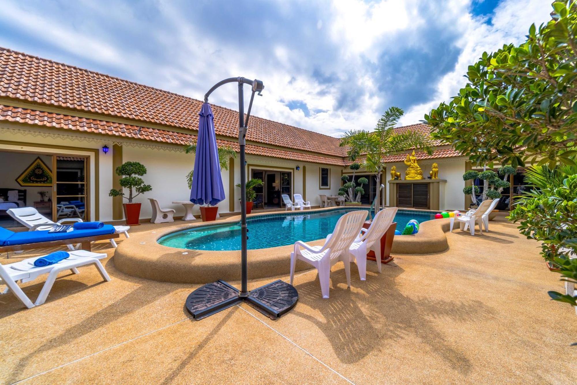 Siam Court And Villa Bang Sare