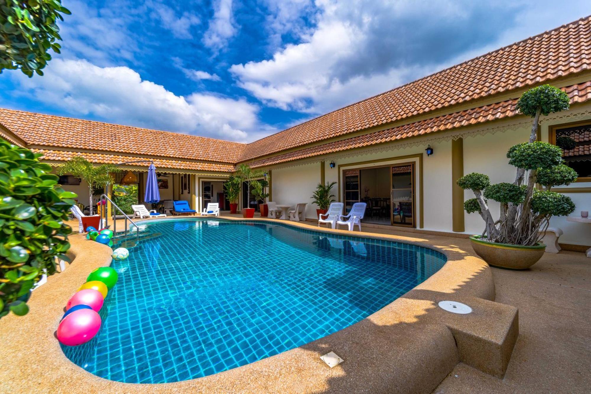 Villa Siam Court And Bang Sare