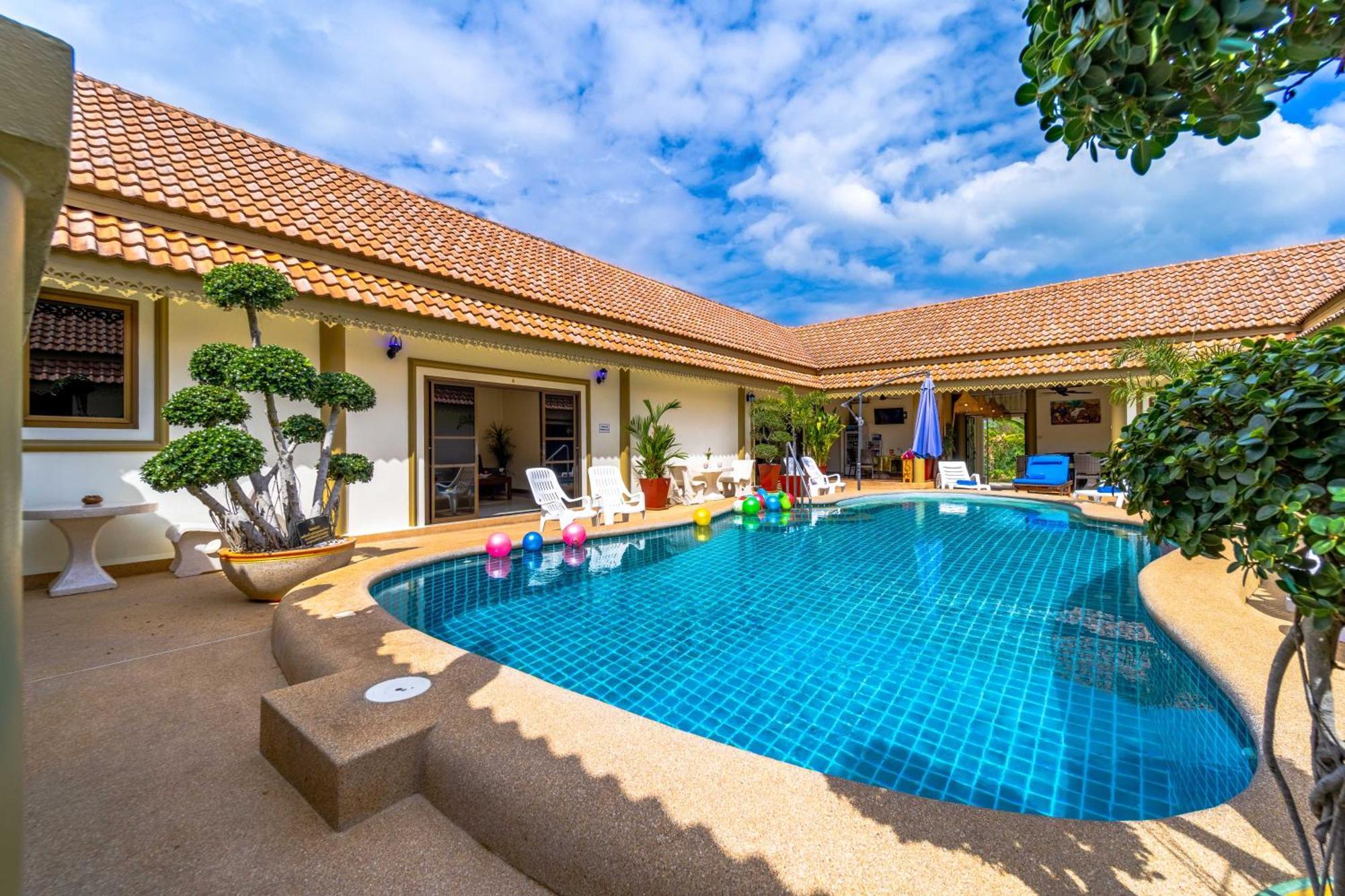 Villa Siam Court And Bang Sare