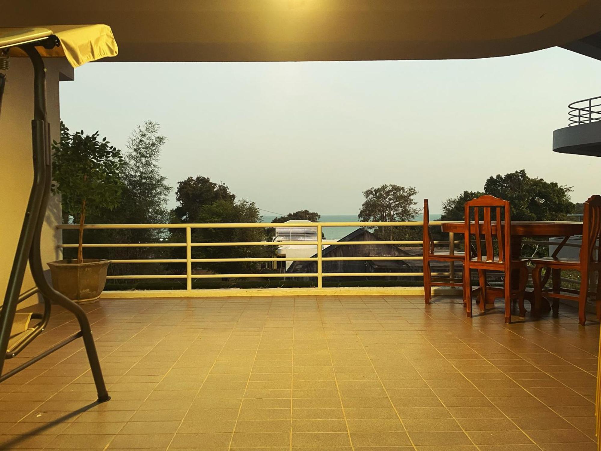 Apartment Triplet Rayong Seaview Private Beach *