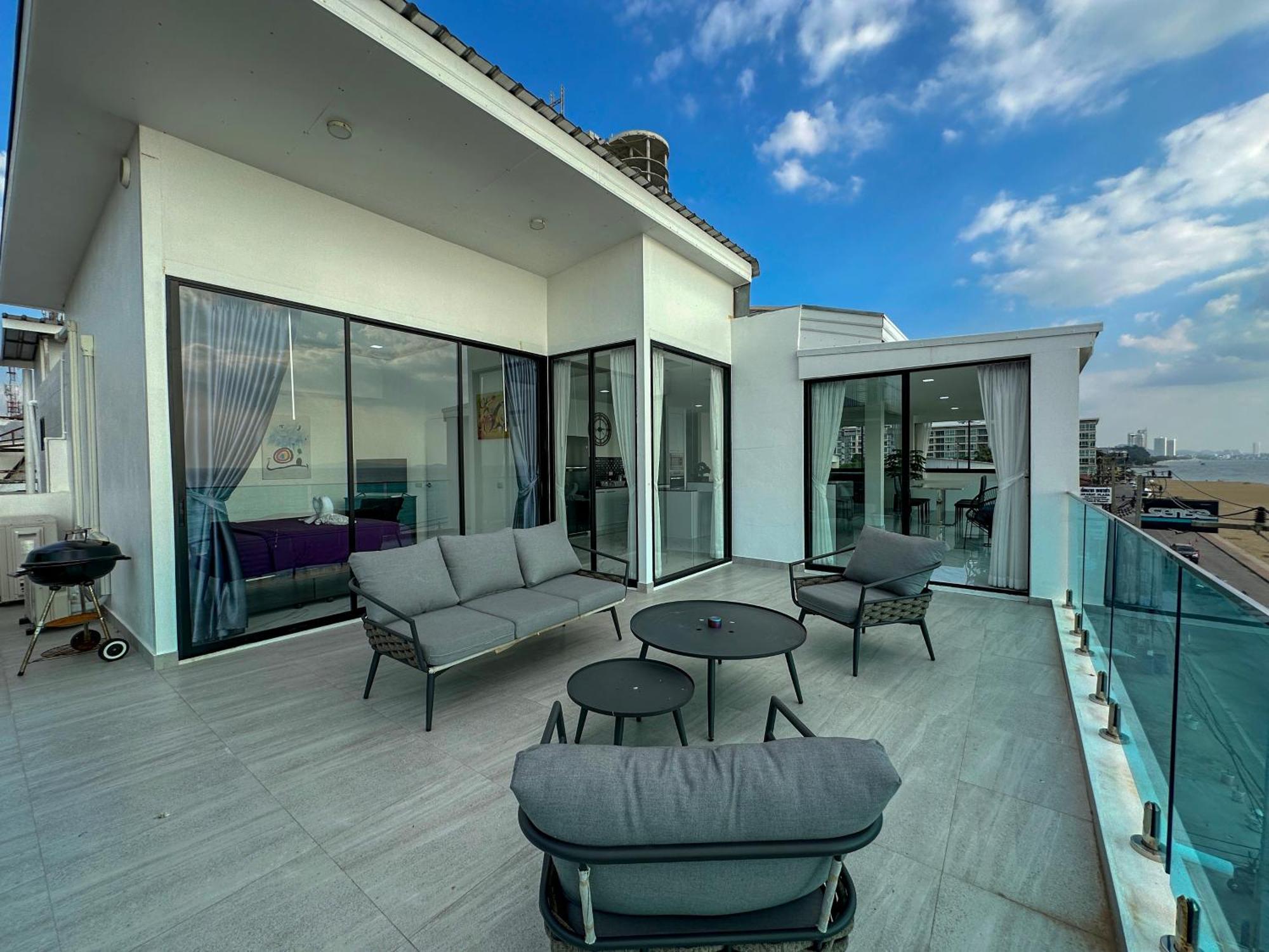 Apartment Stunning Beachfront View Luxurious 40