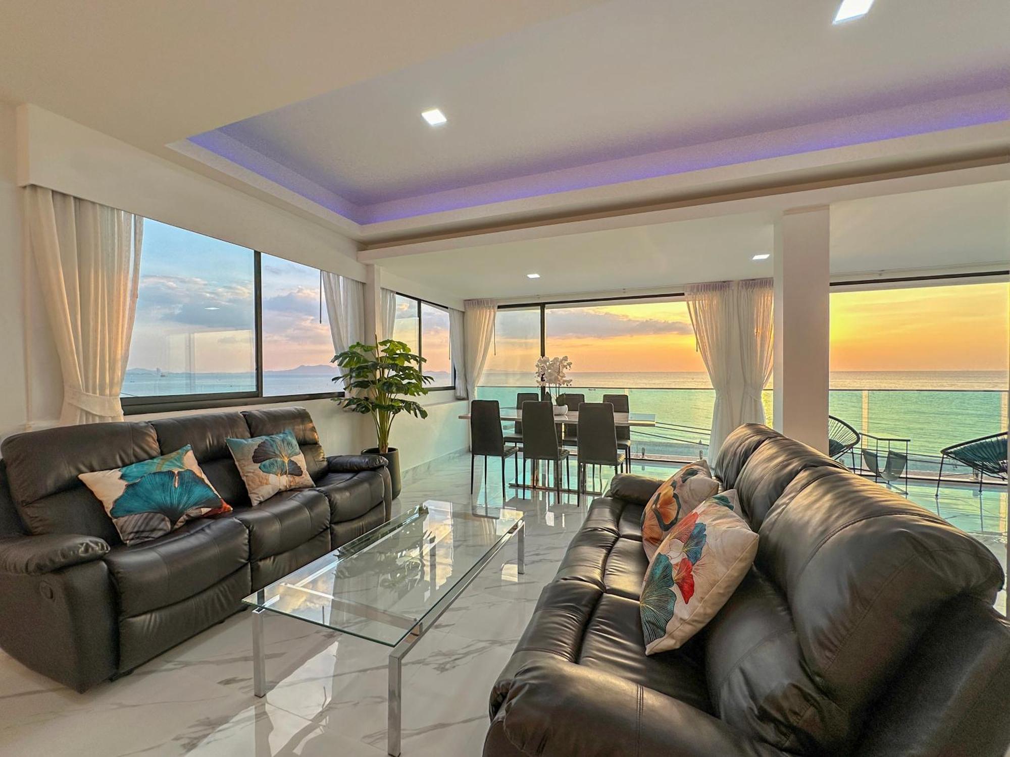 Stunning Beachfront View Luxurious 40