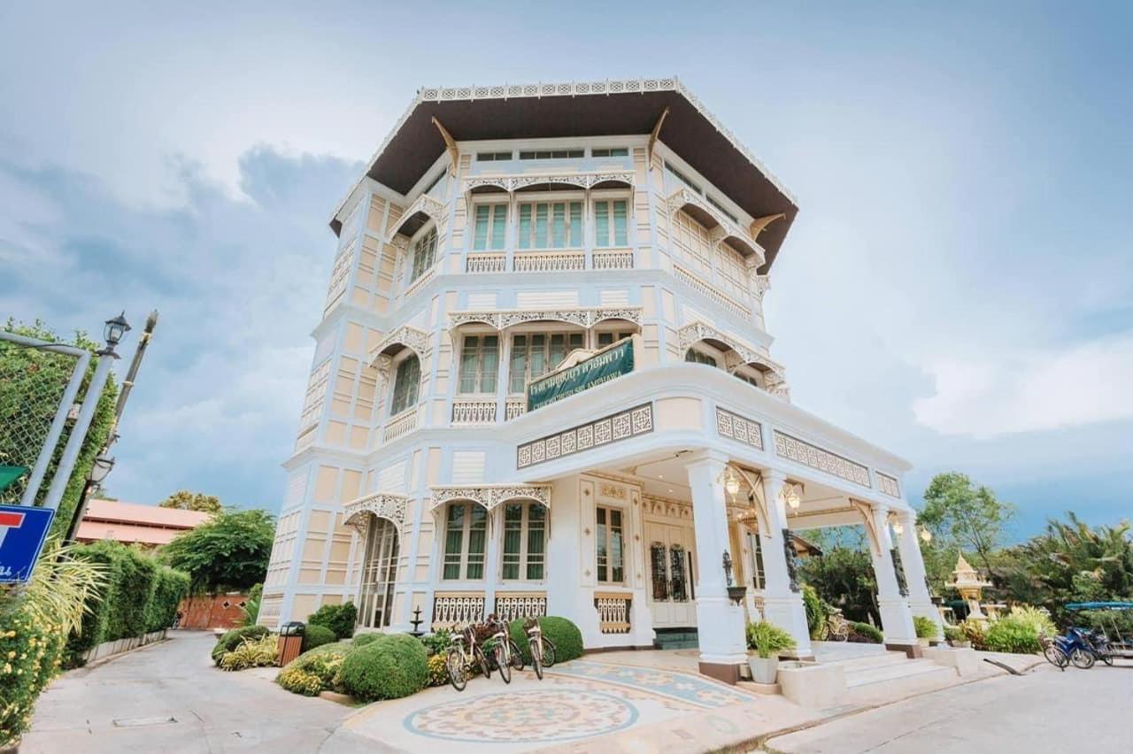 Resort Chuchaiburi Sri 5*