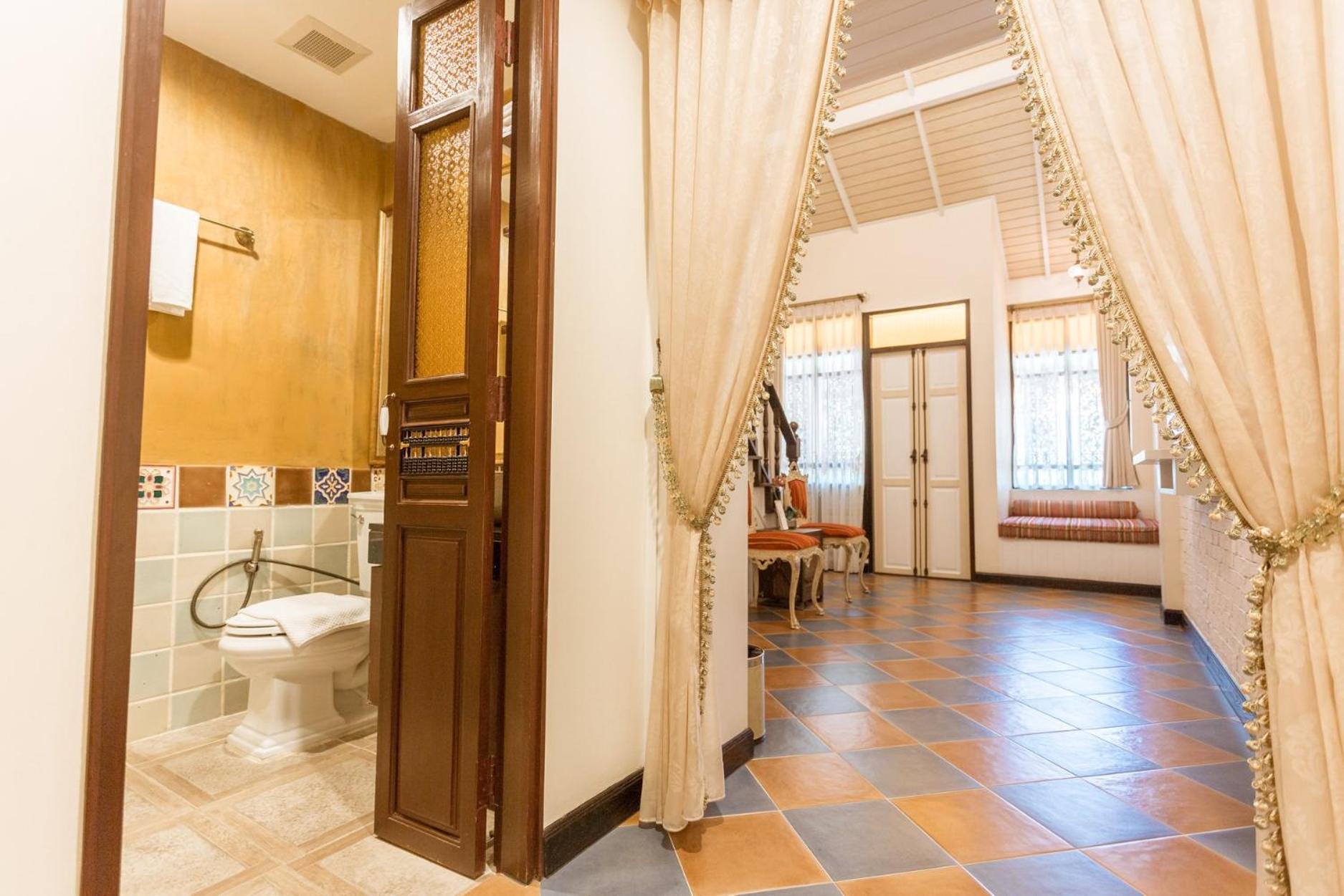 Chuchaiburi Sri Resort