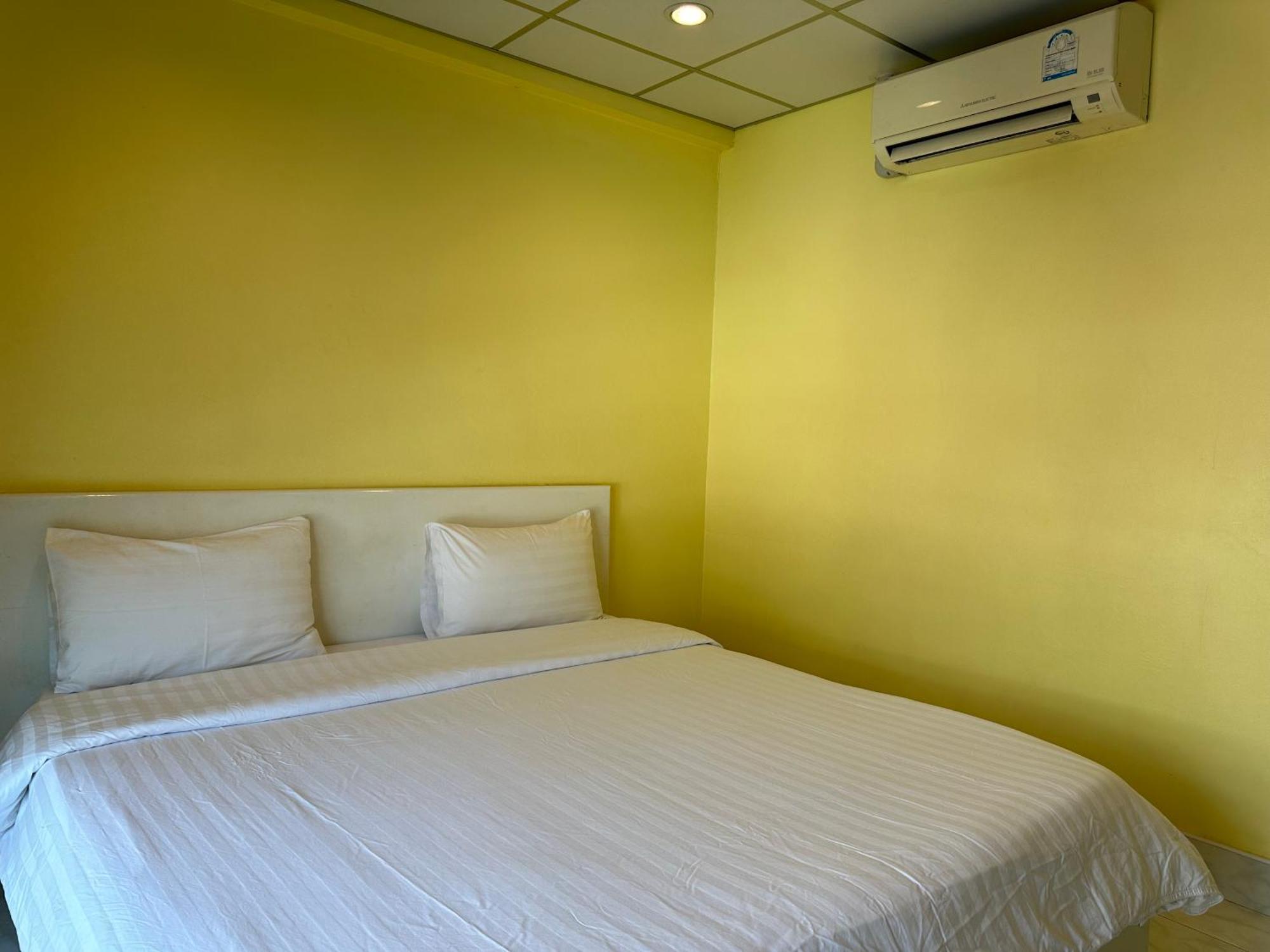 Baan Keang Talay Cha Am Guest house