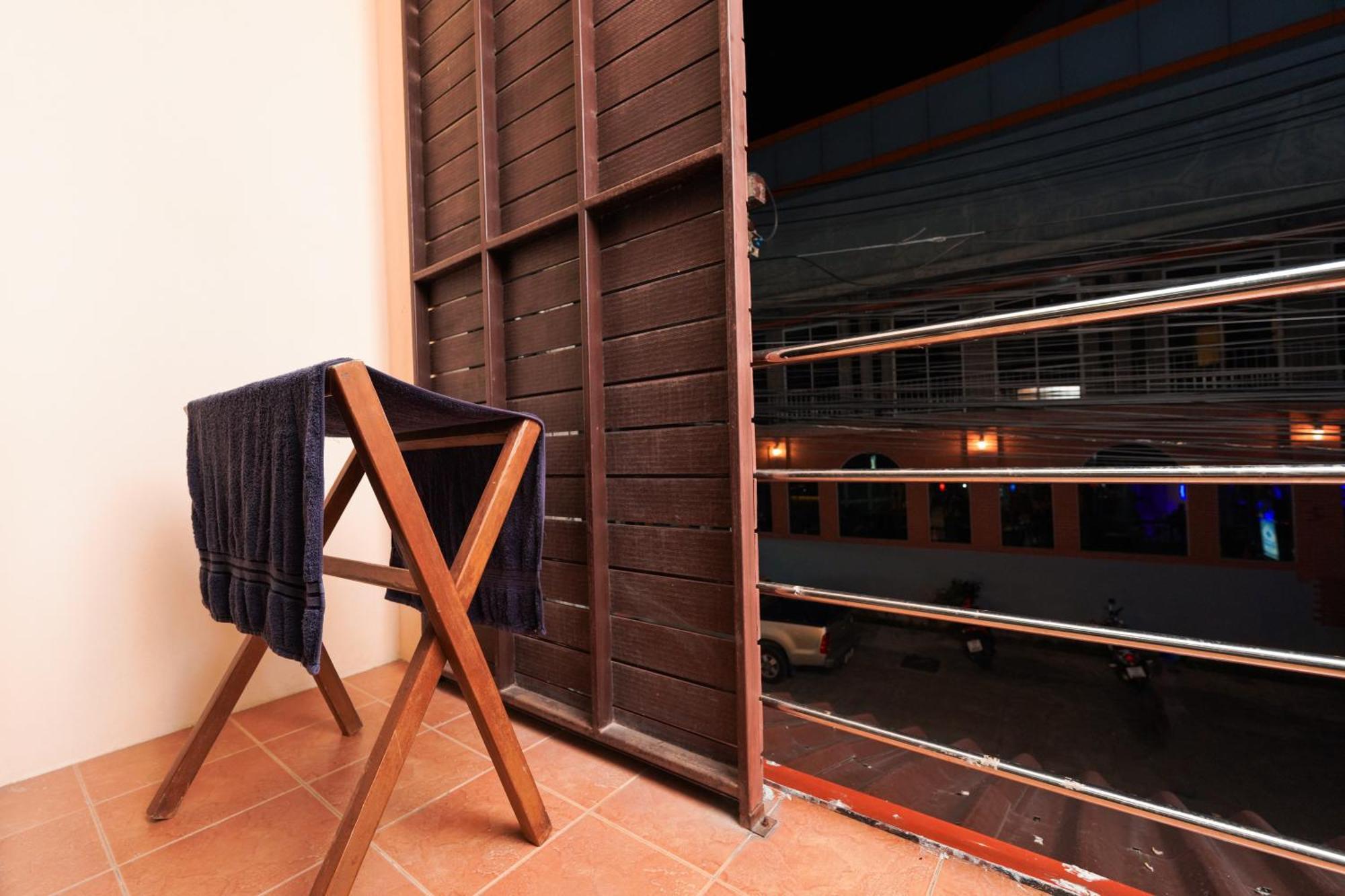 Baan Backpacker Hostel *