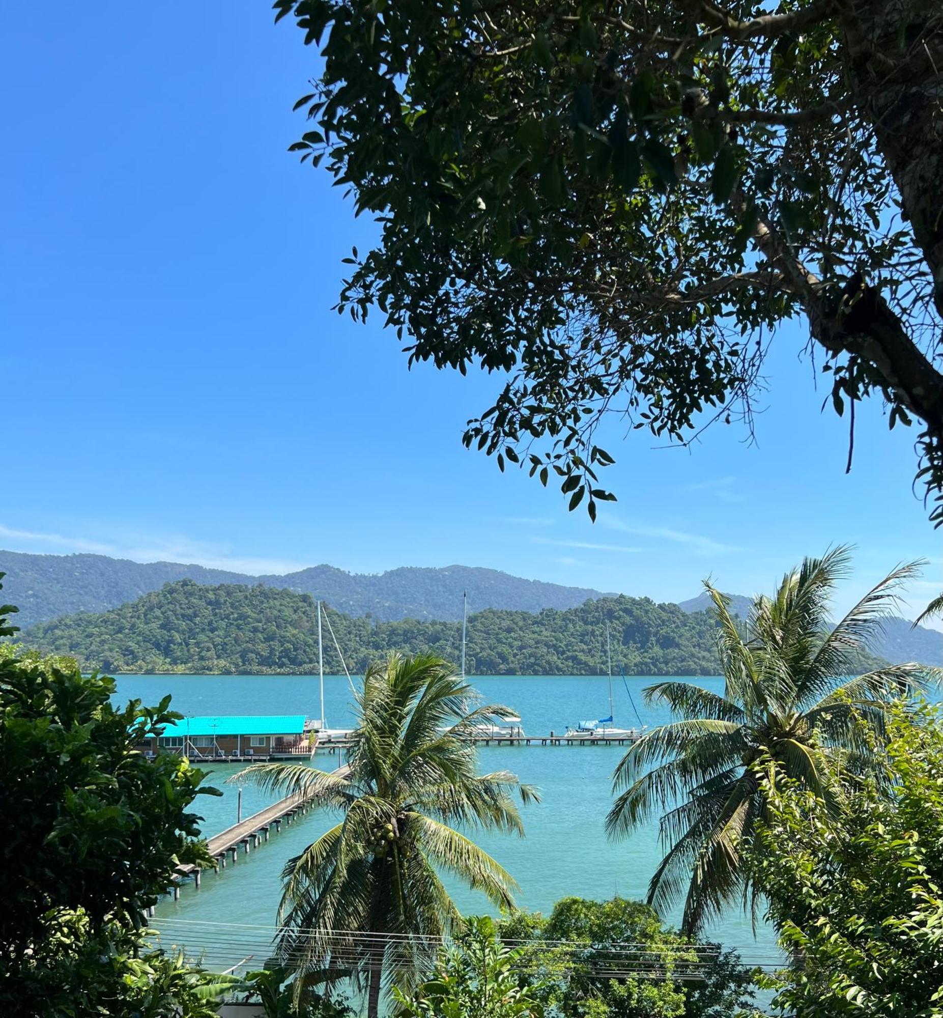 Resort Island View 3*