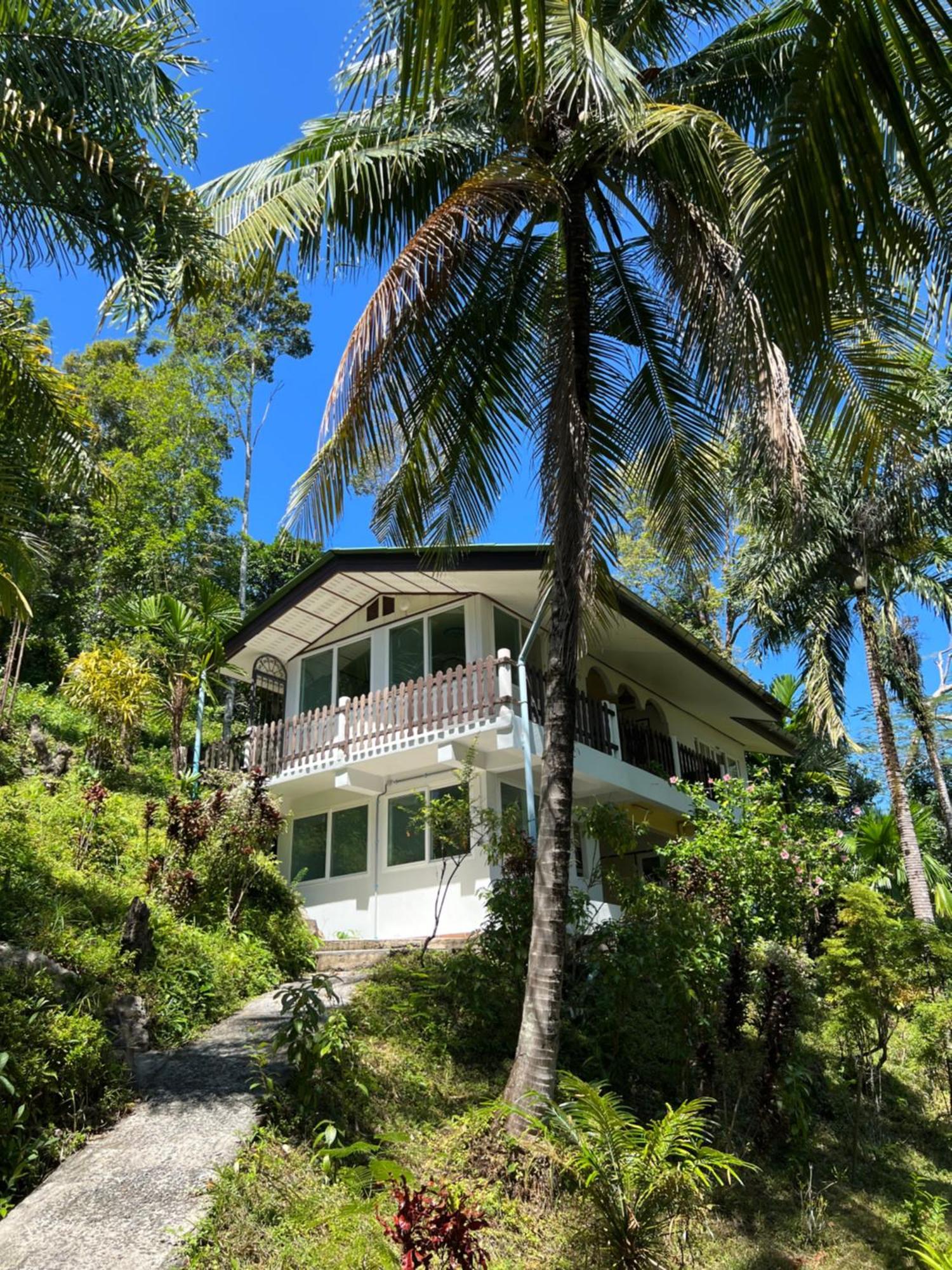 Island View 3*