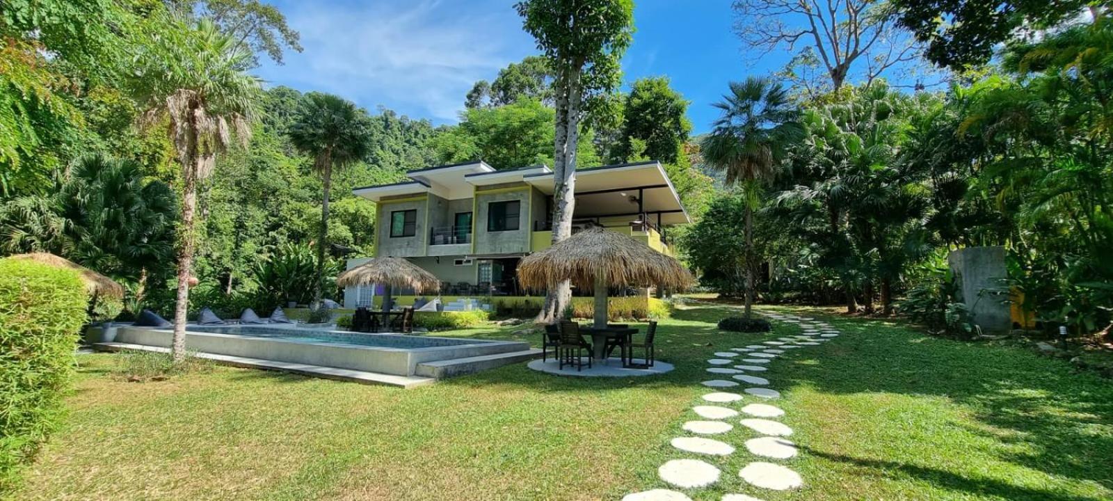 Lazy Republique Resort