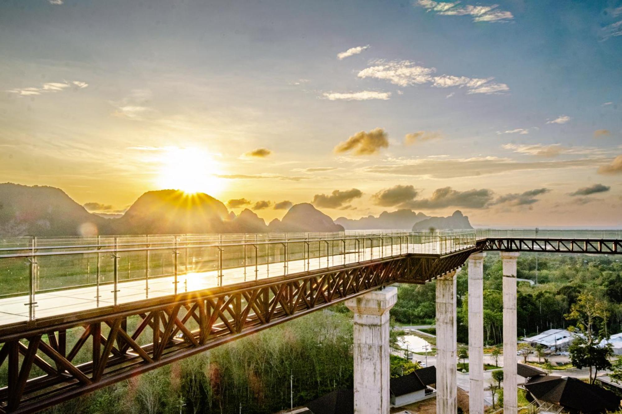 Beyond Skywalk Nangshi *