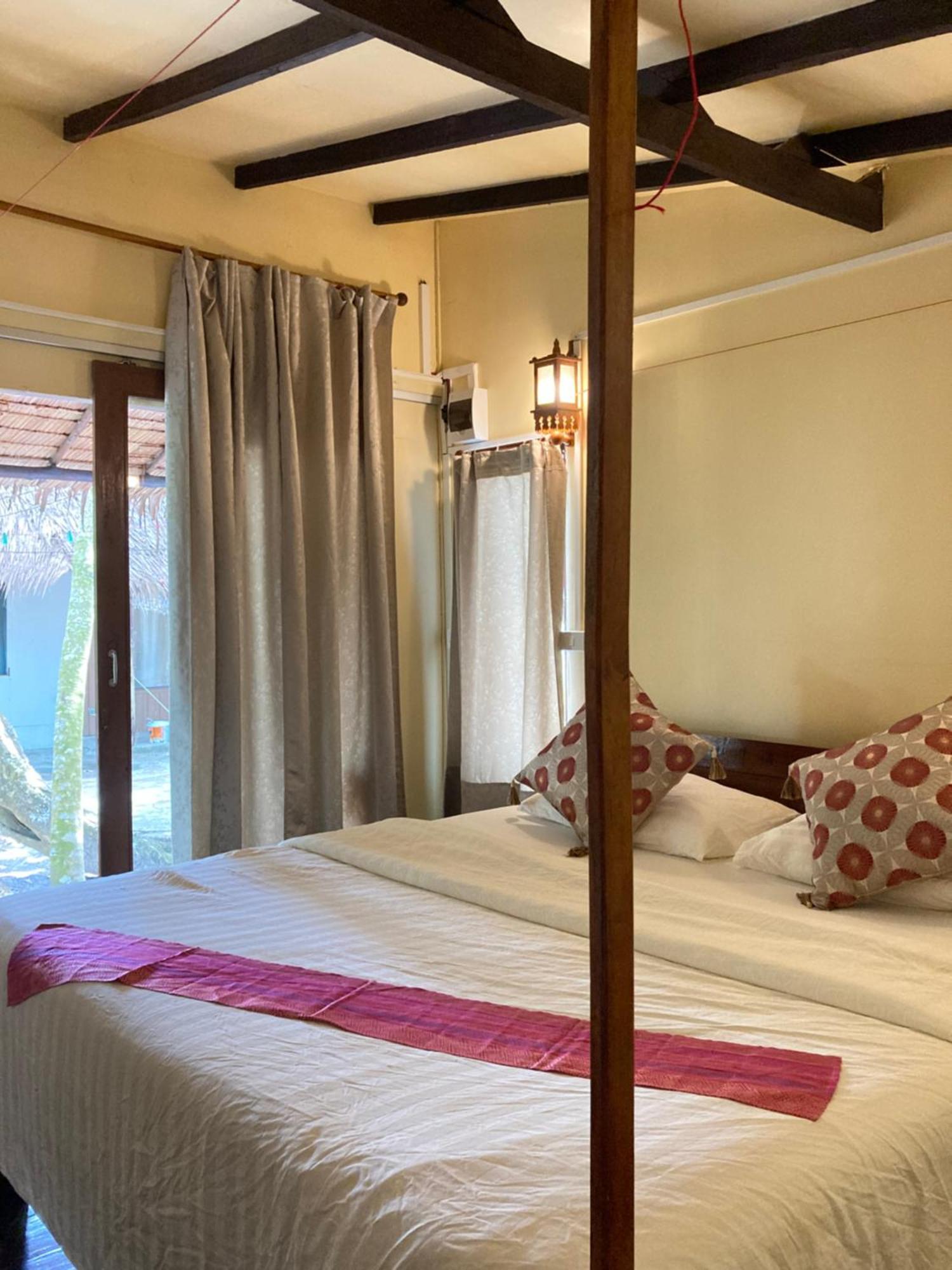 La Ong Lay Resort Koh Phayam