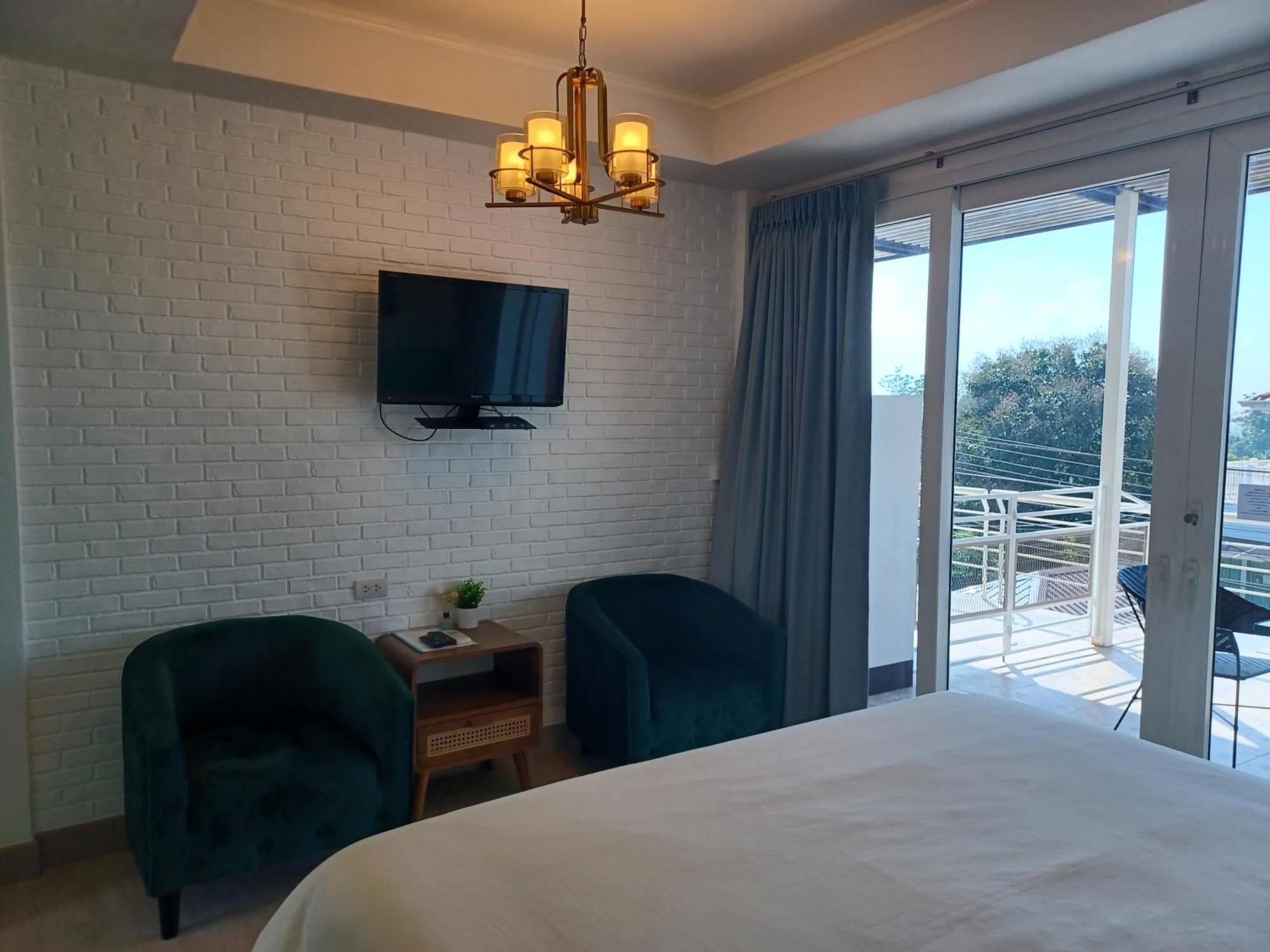 Riviera Resort