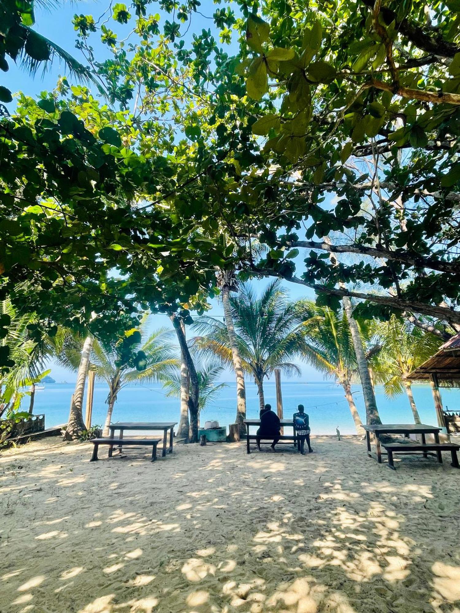 Resort Sunny Cove Koh Phayam Ranong