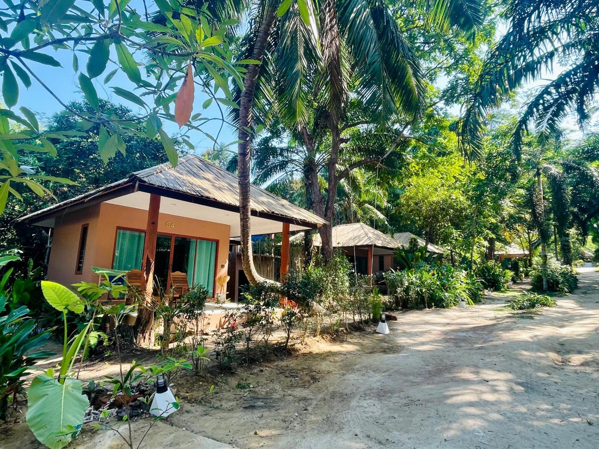 Sunny Cove Koh Phayam