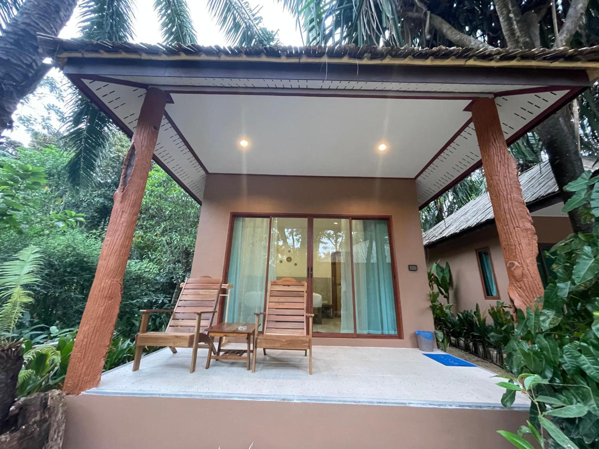 Resort Sunny Cove Koh Phayam Ranong
