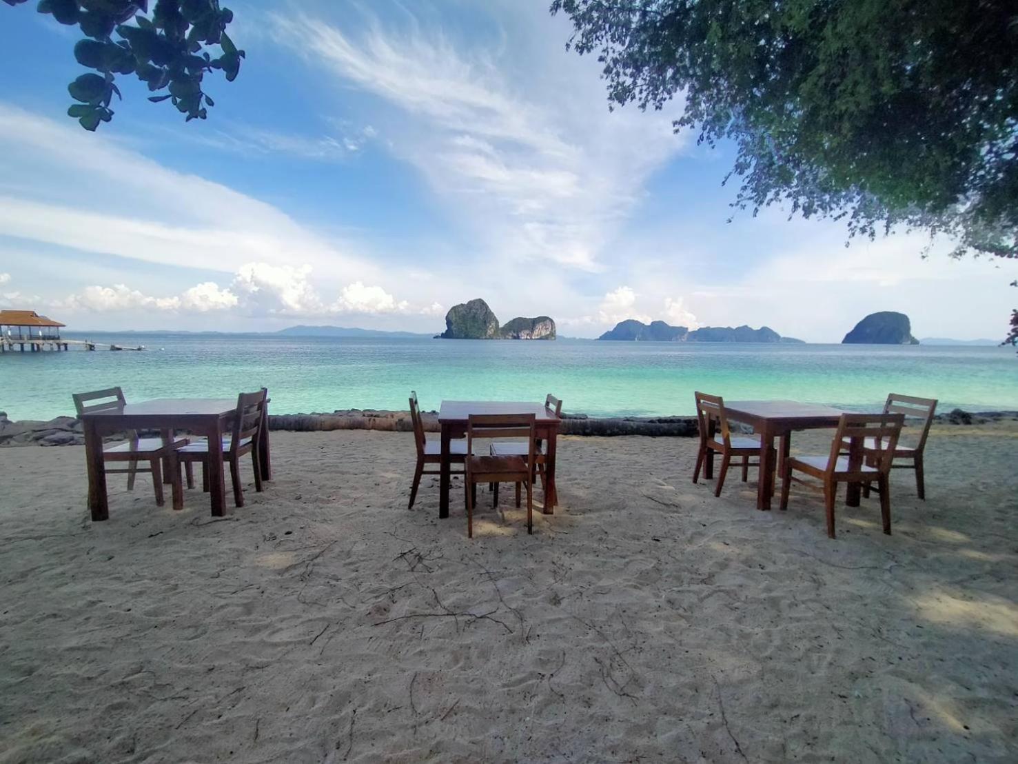 Koh Ngai Resort