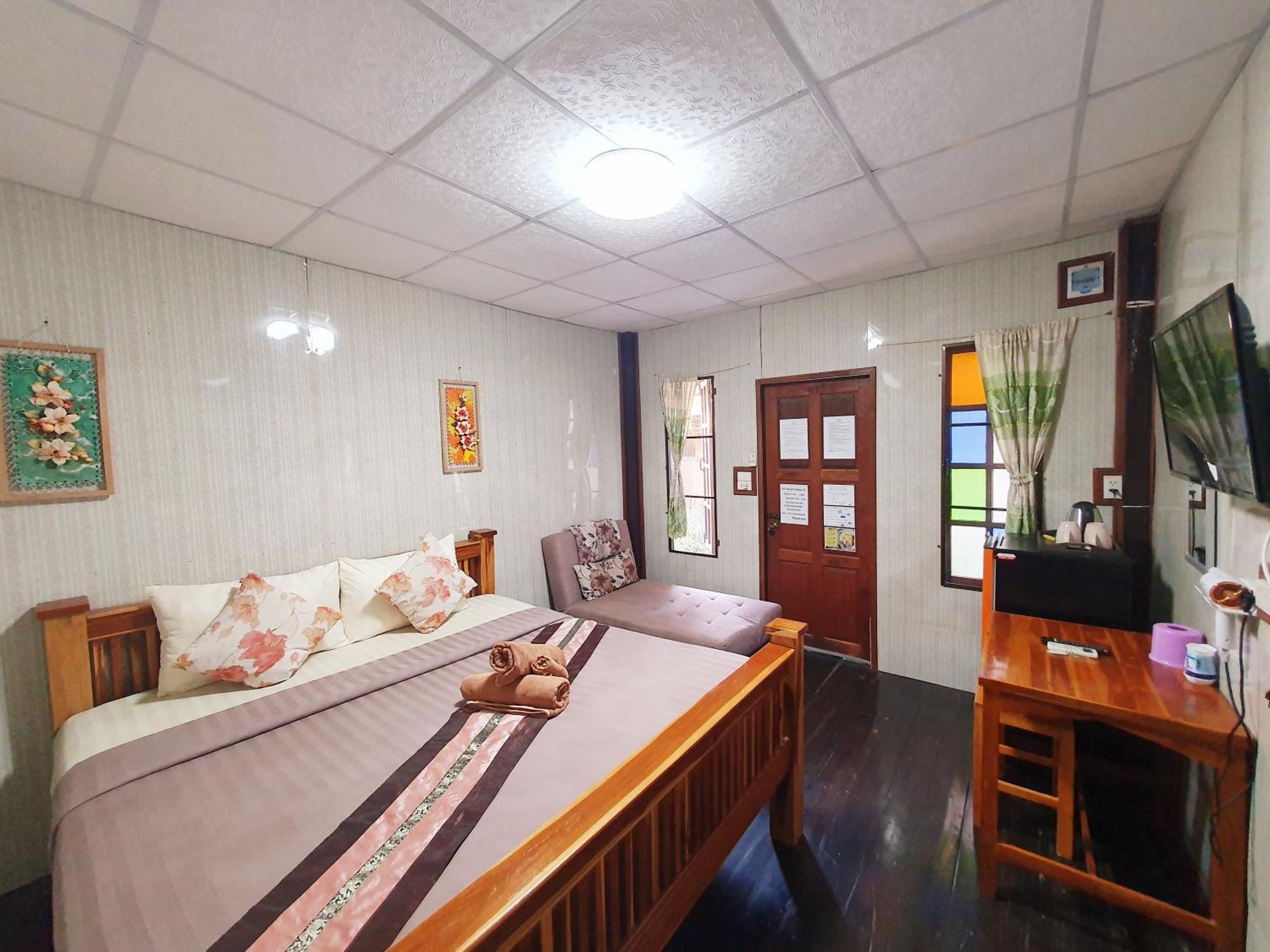 Ktt And Motorbike & Bicycle For Rents Guest house