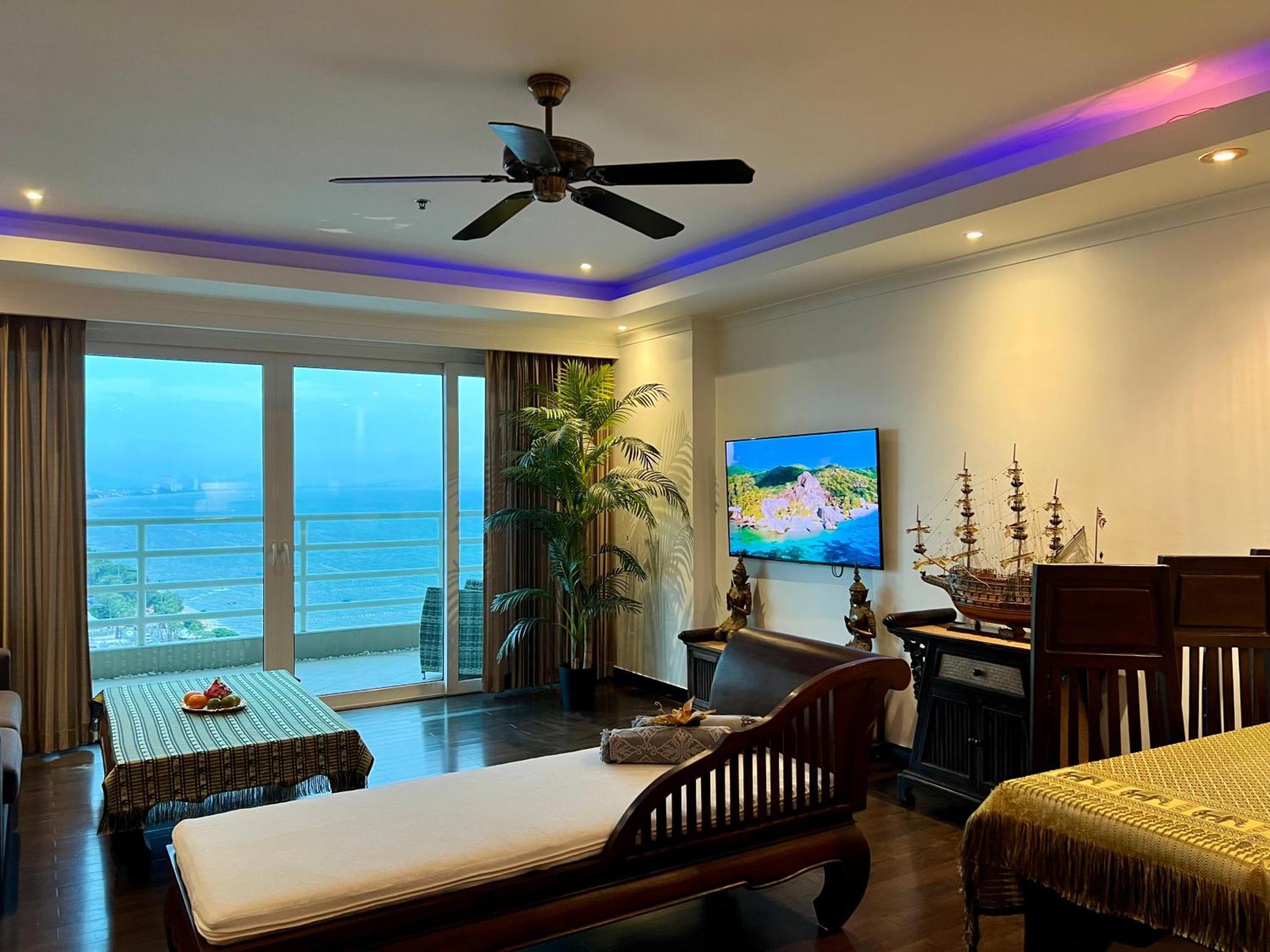 View Talay 7 Seaview Apartment