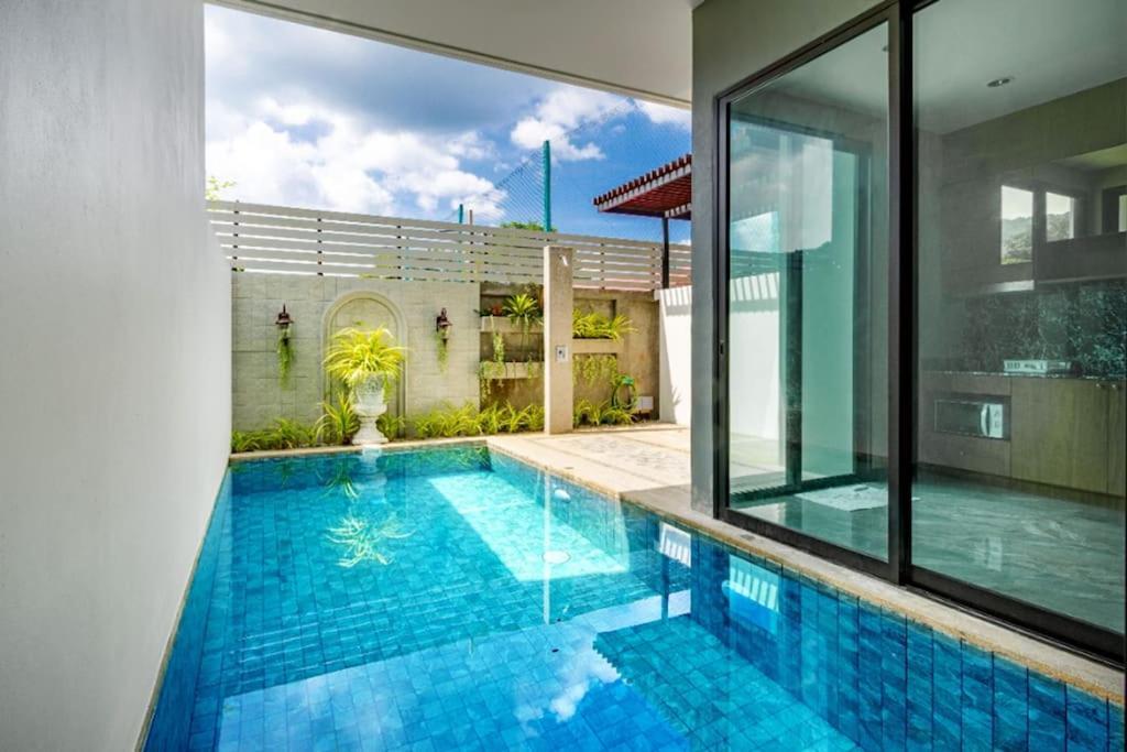 新【豪华】两卧私家泳池别墅，配套齐全出行方便800米到kamala海滩h06 Villa Kamala Beach