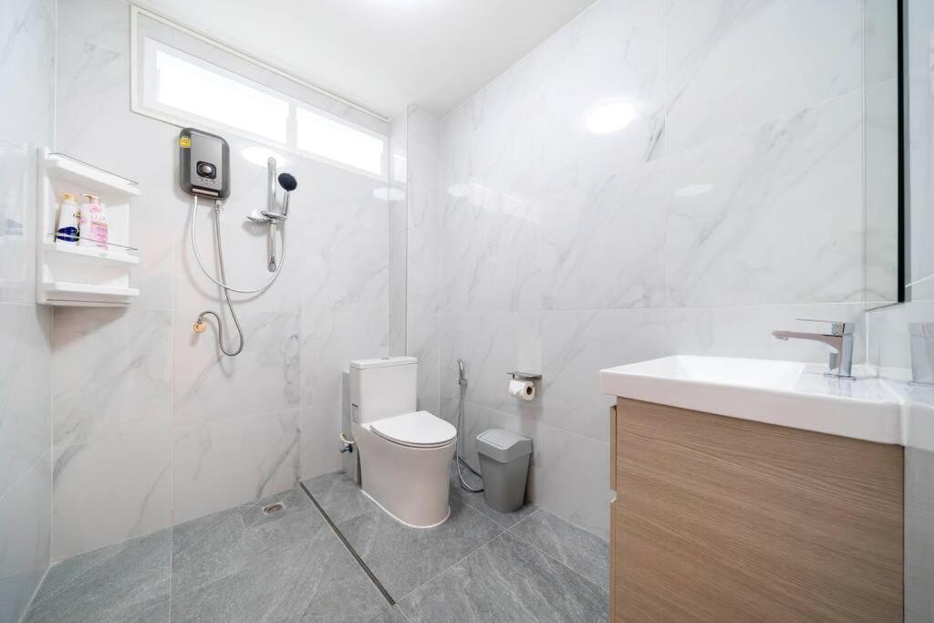 2br Townhome 300m Walk To Fully Equipped Apartamento *