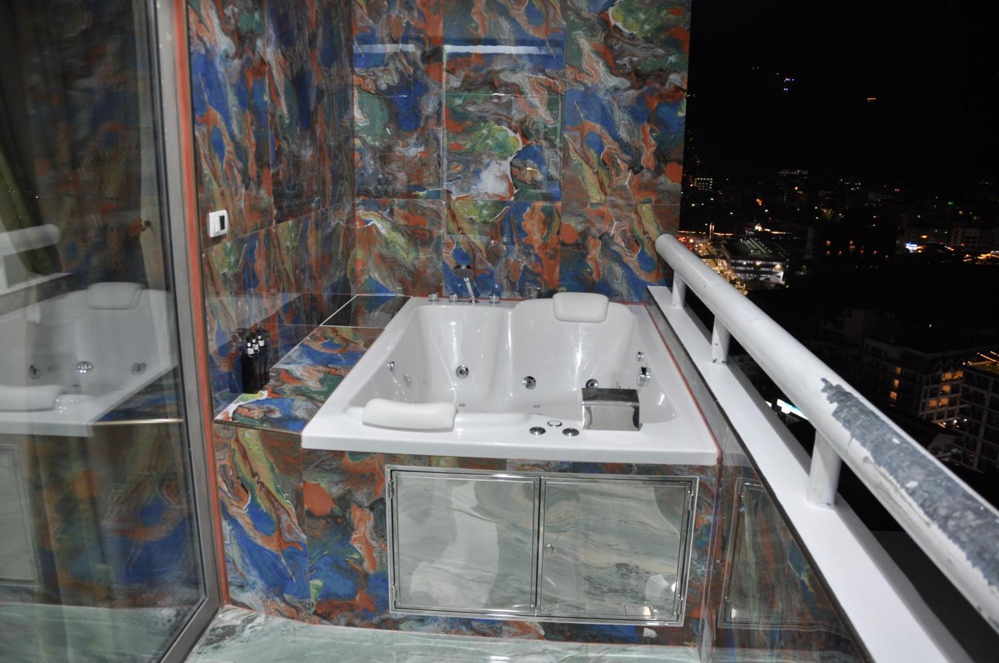 Apartamento Tower Designer Pta 2025 Patong